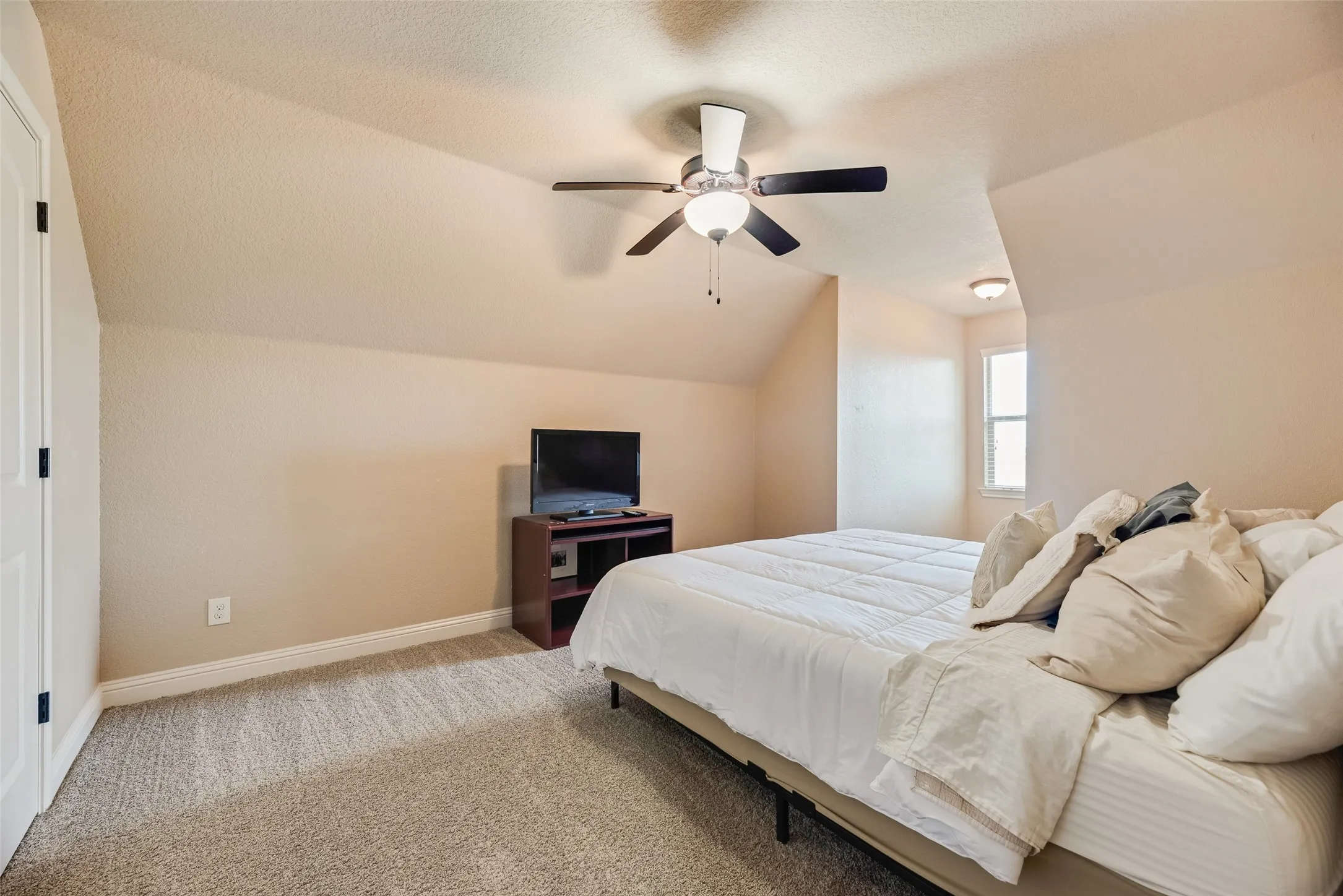 Single Family Residence For Sale in Rockwall County , 1127 Sonora Court, Royse City, Texas 75189, 4 Bedroom, 3 Bathroom, 2 Garage spaces, 2,884 Sqft, built in 2013, mls#21329605, Real Estate Agent in Royse City, Homes For Sale in Rockwall county, Homes For Sale in Royse City, Realtor in Royse City Texas, Real Estate Brokerage Independent Realty Texas, Luminita Cordes Realtor