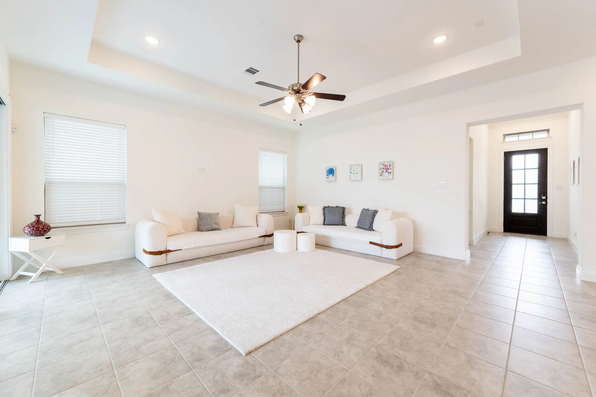Single Family Residence For Sale in Rockwall County , 528 Bridle Ranch Drive, Rockwall, Texas 75087, 4 Bedroom, 3 Bathroom, 2 Garage spaces, 2,622 Sqft, built in 2022, mls#21342351, Real Estate Agent in Rockwall, Homes For Sale in Rockwall county, Homes For Sale in Rockwall, Realtor in Rockwall Texas, Real Estate Brokerage Independent Realty Texas, Luminita Cordes Realtor
