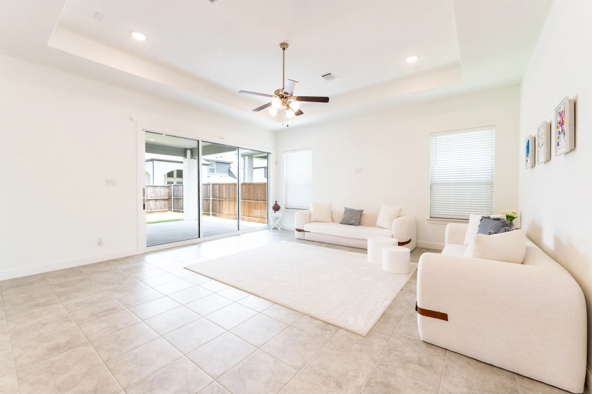 Single Family Residence For Sale in Rockwall County , 528 Bridle Ranch Drive, Rockwall, Texas 75087, 4 Bedroom, 3 Bathroom, 2 Garage spaces, 2,622 Sqft, built in 2022, mls#21342351, Real Estate Agent in Rockwall, Homes For Sale in Rockwall county, Homes For Sale in Rockwall, Realtor in Rockwall Texas, Real Estate Brokerage Independent Realty Texas, Luminita Cordes Realtor