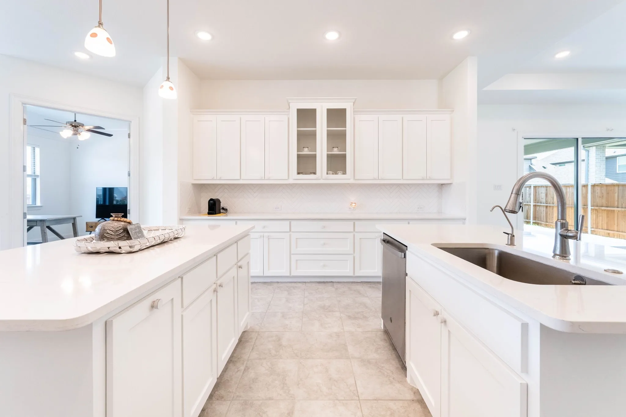 Single Family Residence For Sale in Rockwall County , 528 Bridle Ranch Drive, Rockwall, Texas 75087, 4 Bedroom, 3 Bathroom, 2 Garage spaces, 2,622 Sqft, built in 2022, mls#21342351, Real Estate Agent in Rockwall, Homes For Sale in Rockwall county, Homes For Sale in Rockwall, Realtor in Rockwall Texas, Real Estate Brokerage Independent Realty Texas, Luminita Cordes Realtor