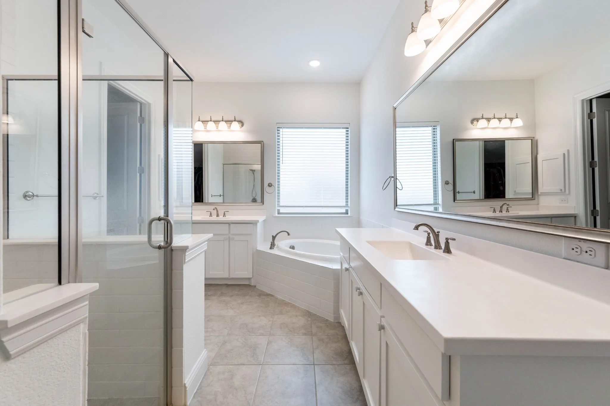 Single Family Residence For Sale in Rockwall County , 528 Bridle Ranch Drive, Rockwall, Texas 75087, 4 Bedroom, 3 Bathroom, 2 Garage spaces, 2,622 Sqft, built in 2022, mls#21342351, Real Estate Agent in Rockwall, Homes For Sale in Rockwall county, Homes For Sale in Rockwall, Realtor in Rockwall Texas, Real Estate Brokerage Independent Realty Texas, Luminita Cordes Realtor