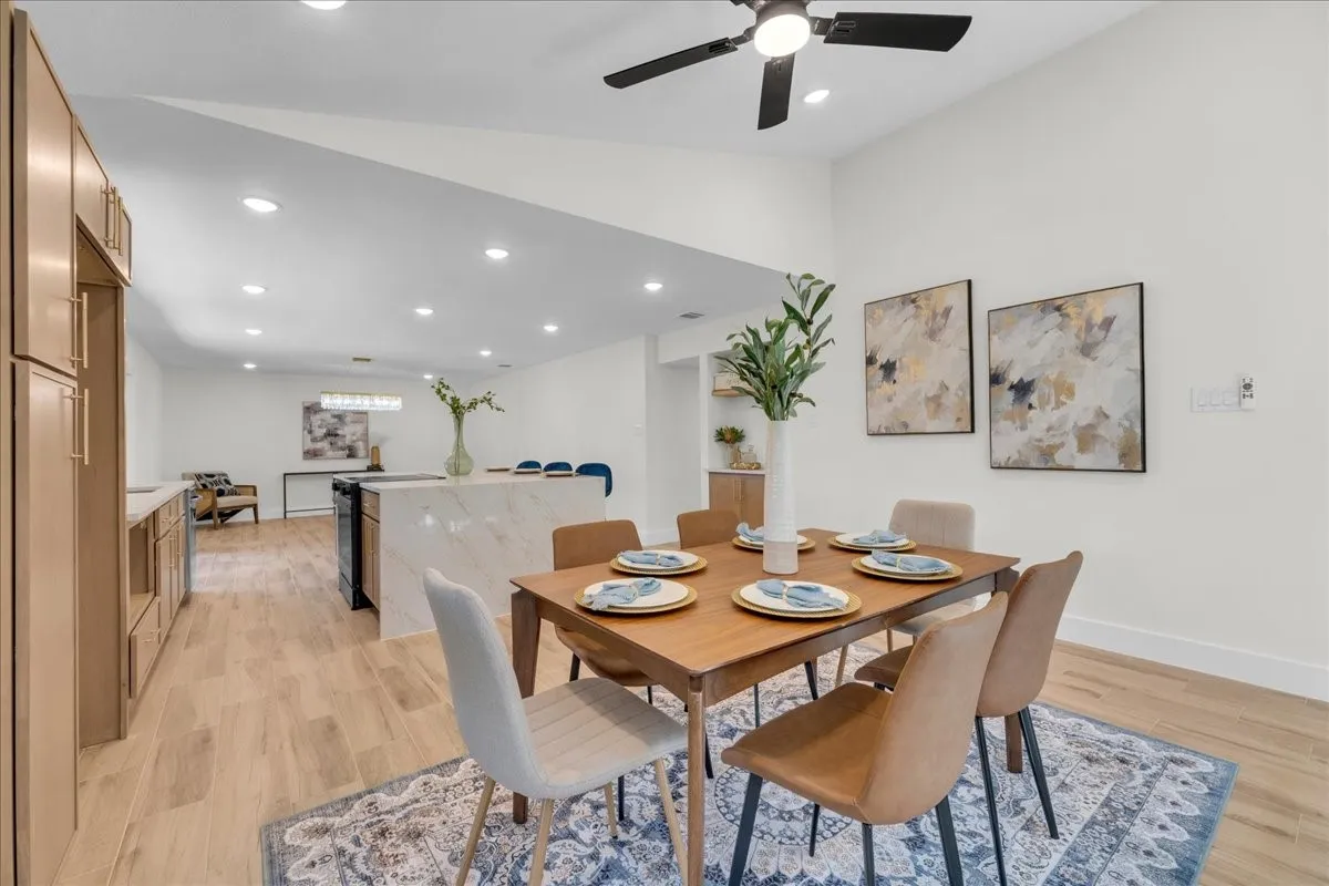 Single Family Residence For Sale in Dallas County , 6631 Hunters Ridge Drive, Dallas, Texas 75248, 3 Bedroom, 2 Bathroom, 2 Garage spaces, 2,012 Sqft, built in 1971, mls#21342263, Real Estate Agent in Dallas, Homes For Sale in Dallas county, Homes For Sale in Dallas, Realtor in Dallas Texas, Real Estate Brokerage Independent Realty Texas, Luminita Cordes Realtor