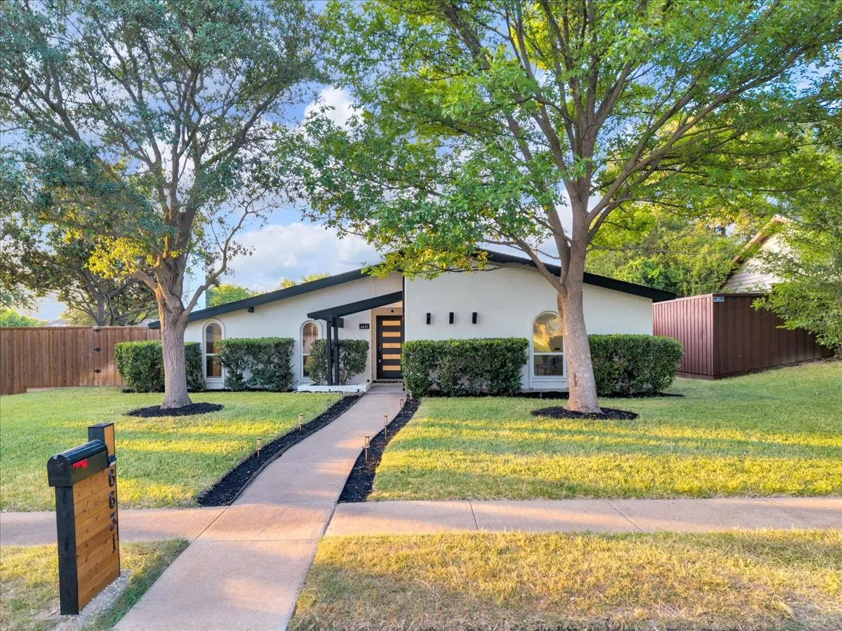 Single Family Residence For Sale in Dallas County , 6631 Hunters Ridge Drive, Dallas, Texas 75248, 3 Bedroom, 2 Bathroom, 2 Garage spaces, 2,012 Sqft, built in 1971, mls#21342263, Real Estate Agent in Dallas, Homes For Sale in Dallas county, Homes For Sale in Dallas, Realtor in Dallas Texas, Real Estate Brokerage Independent Realty Texas, Luminita Cordes Realtor