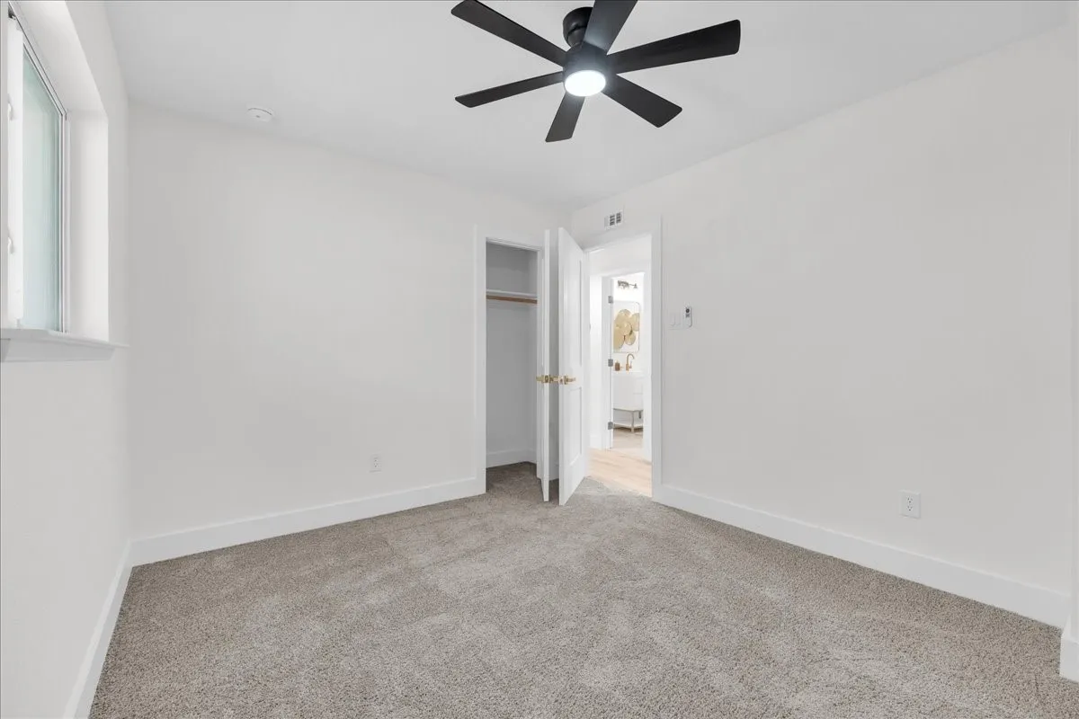 Single Family Residence For Sale in Dallas County , 6631 Hunters Ridge Drive, Dallas, Texas 75248, 3 Bedroom, 2 Bathroom, 2 Garage spaces, 2,012 Sqft, built in 1971, mls#21342263, Real Estate Agent in Dallas, Homes For Sale in Dallas county, Homes For Sale in Dallas, Realtor in Dallas Texas, Real Estate Brokerage Independent Realty Texas, Luminita Cordes Realtor