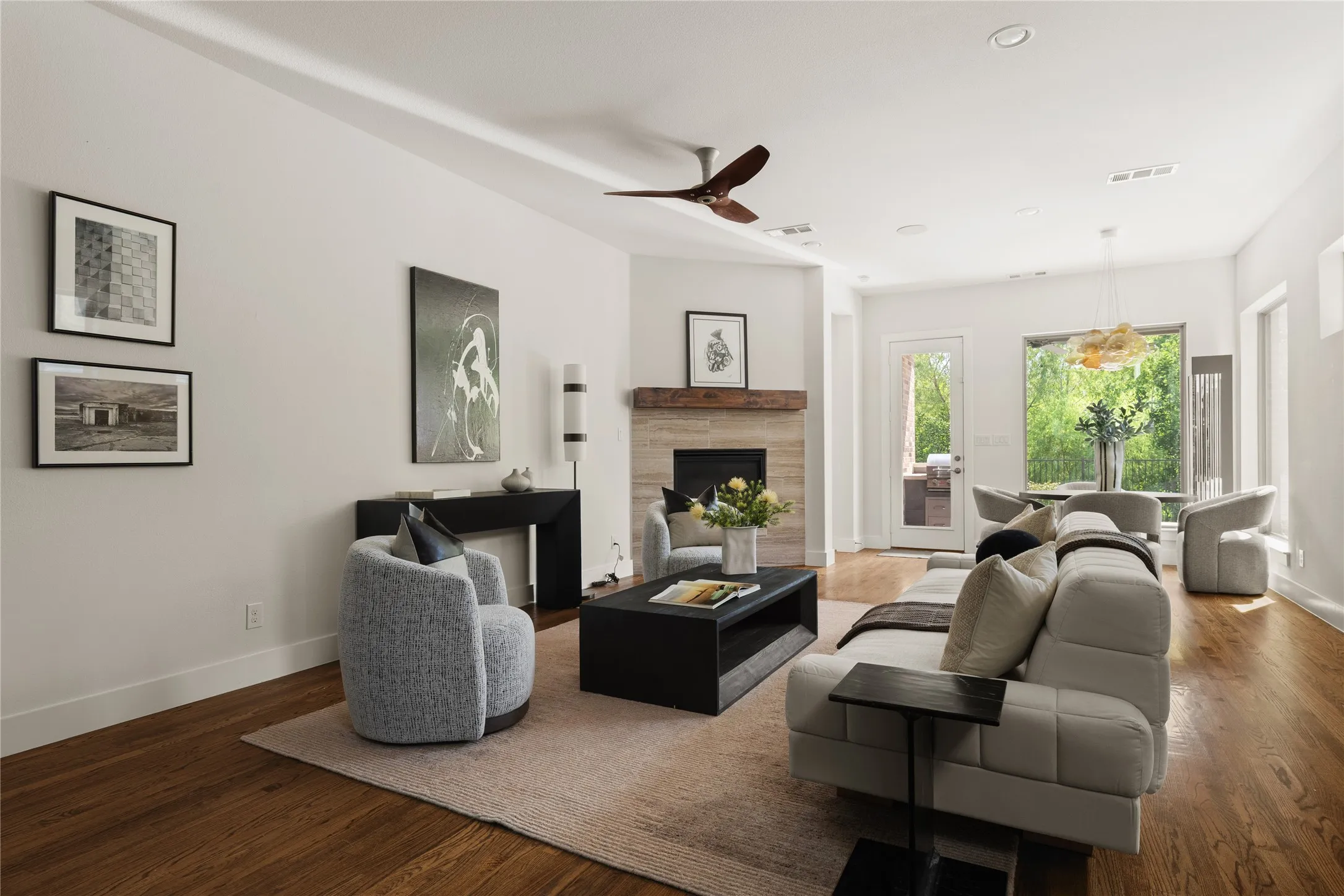 Single Family Residence For Sale in Collin County , 536 Shoreline Street, Plano, Texas 75075, 4 Bedroom, 4 Bathroom, 2 Garage spaces, 3,301 Sqft, built in 2019, mls#21342305, Real Estate Agent in Plano, Homes For Sale in Collin county, Homes For Sale in Plano, Realtor in Plano Texas, Real Estate Brokerage Independent Realty Texas, Luminita Cordes Realtor