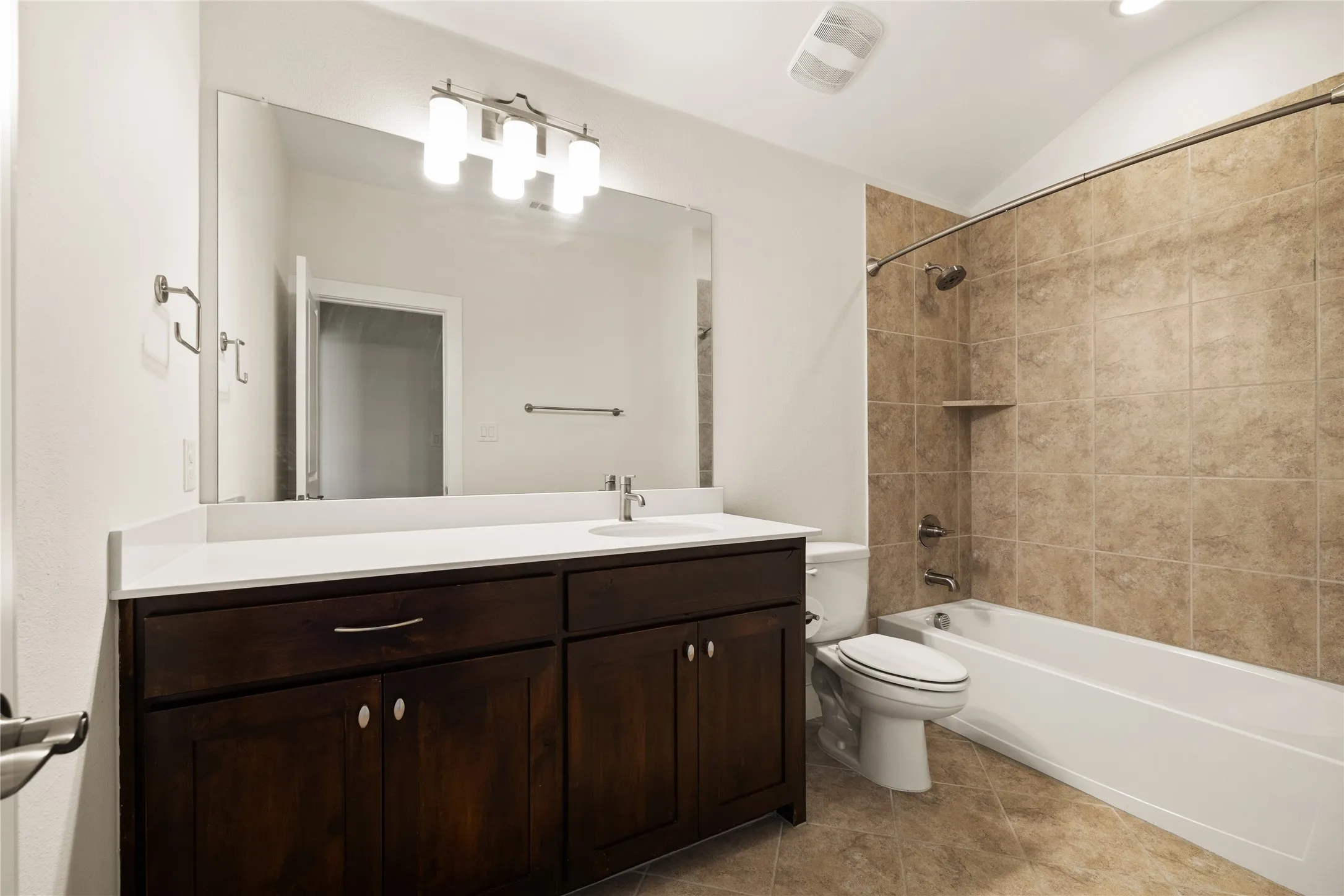 Single Family Residence For Sale in Collin County , 536 Shoreline Street, Plano, Texas 75075, 4 Bedroom, 4 Bathroom, 2 Garage spaces, 3,301 Sqft, built in 2019, mls#21342305, Real Estate Agent in Plano, Homes For Sale in Collin county, Homes For Sale in Plano, Realtor in Plano Texas, Real Estate Brokerage Independent Realty Texas, Luminita Cordes Realtor