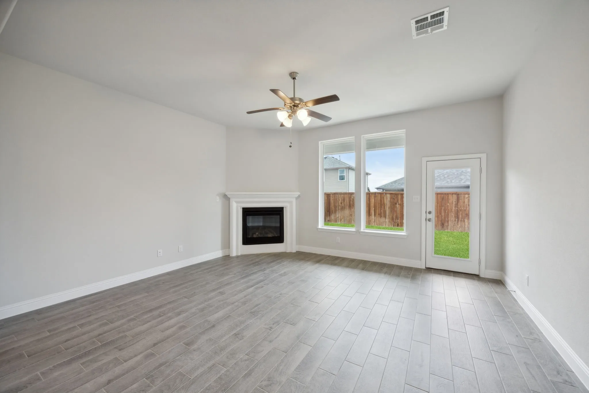 Single Family Residence For Sale in Collin County , 717 Rusty Spurs Place, Weston, Texas 75009, 5 Bedroom, 5 Bathroom, 2 Garage spaces, 3,695 Sqft, built in 2023, mls#21342723, Real Estate Agent in Weston, Homes For Sale in Collin county, Homes For Sale in Weston, Realtor in Weston Texas, Real Estate Brokerage Independent Realty Texas, Luminita Cordes Realtor