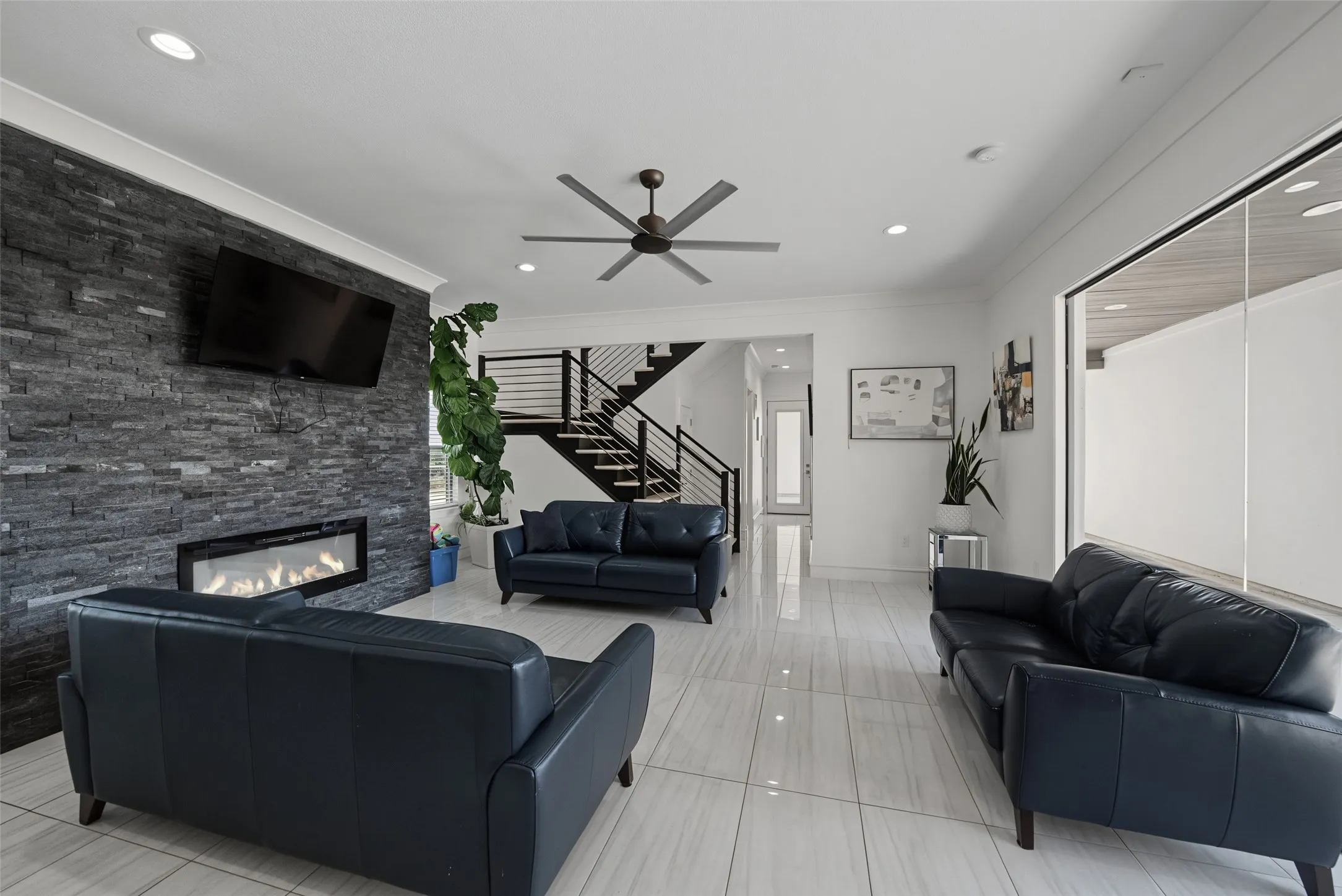 Single Family Residence For Sale in Johnson County , 616 County Road 903, Cleburne, Texas 76033, 5 Bedroom, 6 Bathroom, 2 Garage spaces, 3,200 Sqft, built in 2020, mls#21342728, Real Estate Agent in Cleburne, Homes For Sale in Johnson county, Homes For Sale in Cleburne, Realtor in Cleburne Texas, Real Estate Brokerage Independent Realty Texas, Luminita Cordes Realtor