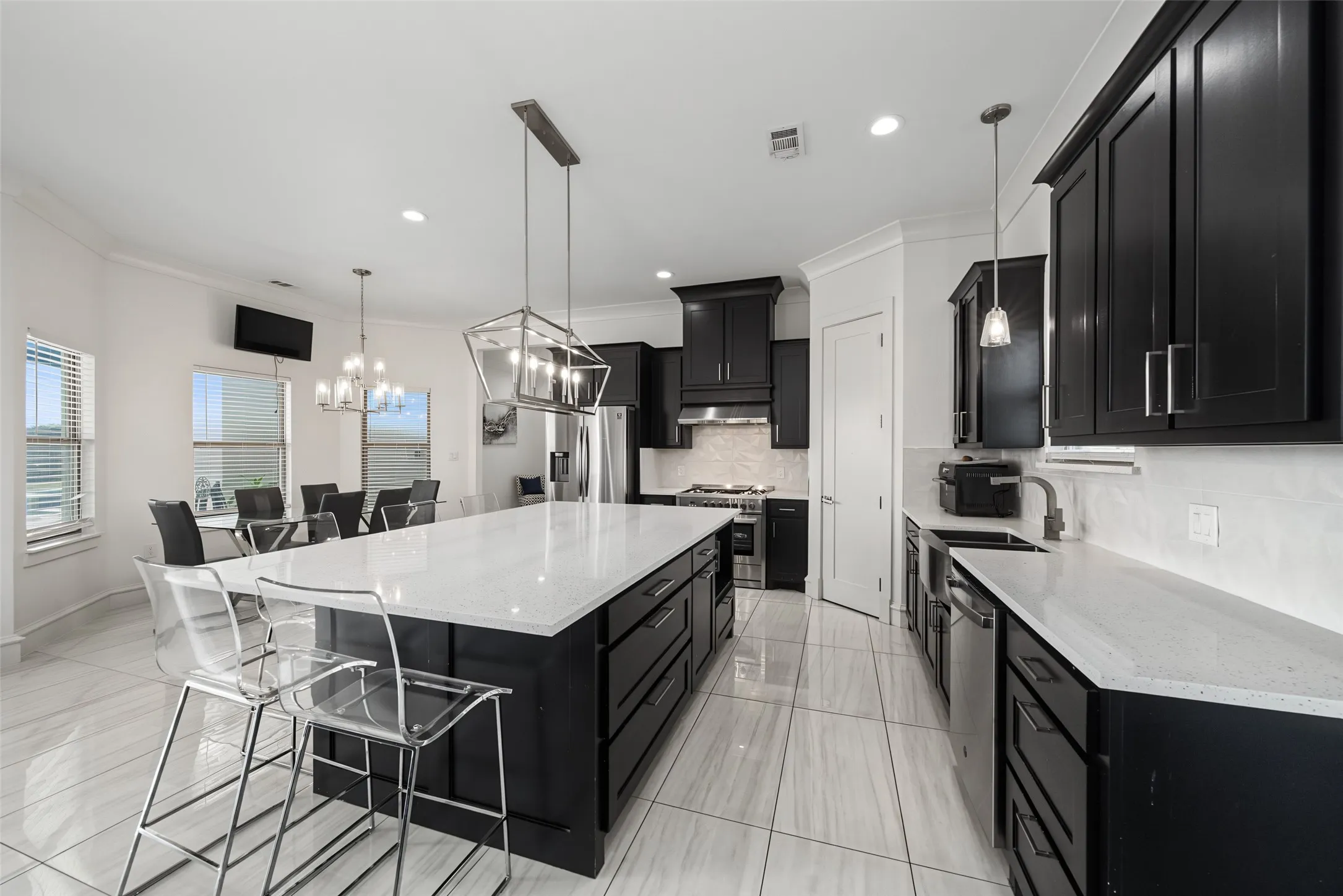 Single Family Residence For Sale in Johnson County , 616 County Road 903, Cleburne, Texas 76033, 5 Bedroom, 6 Bathroom, 2 Garage spaces, 3,200 Sqft, built in 2020, mls#21342728, Real Estate Agent in Cleburne, Homes For Sale in Johnson county, Homes For Sale in Cleburne, Realtor in Cleburne Texas, Real Estate Brokerage Independent Realty Texas, Luminita Cordes Realtor
