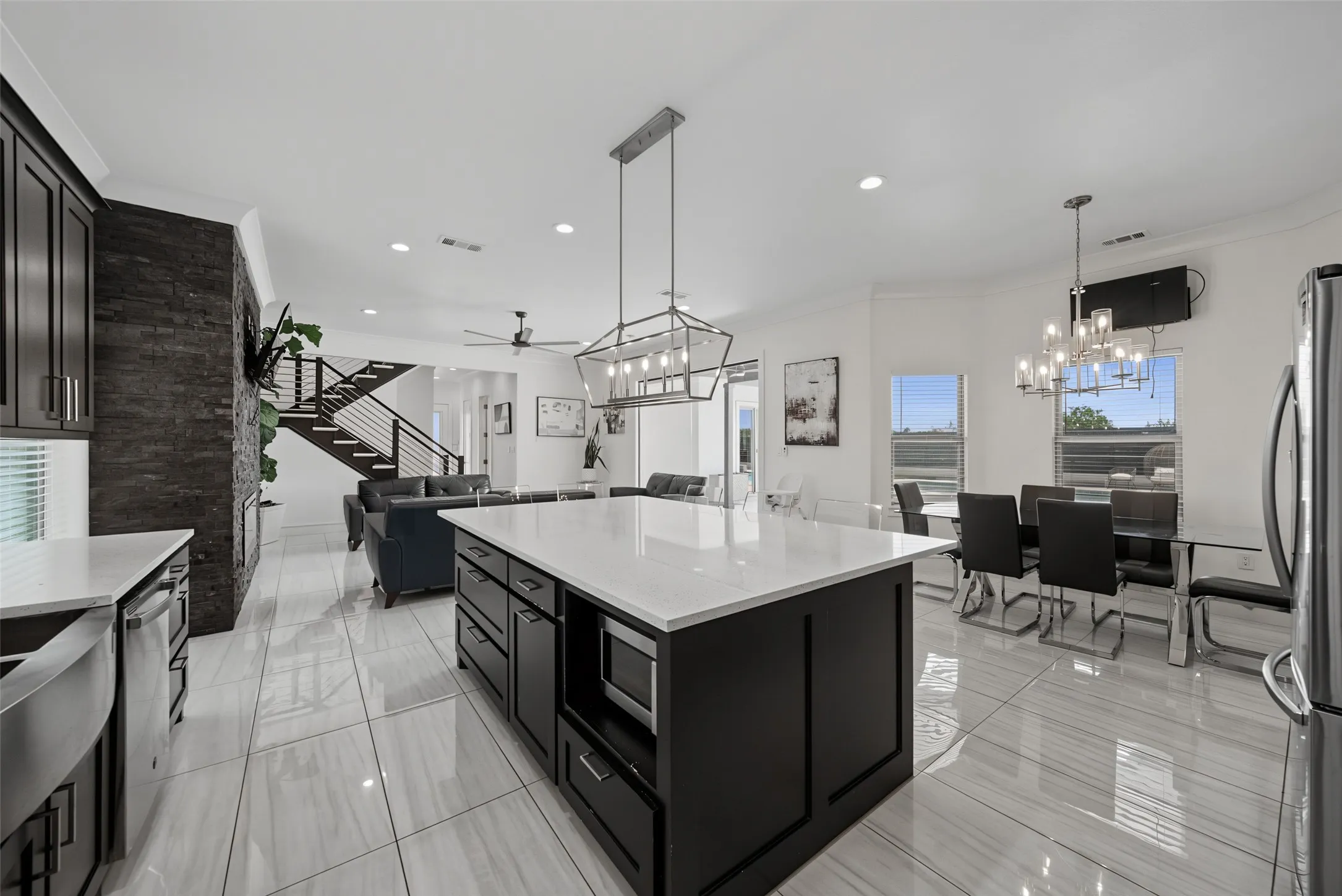 Single Family Residence For Sale in Johnson County , 616 County Road 903, Cleburne, Texas 76033, 5 Bedroom, 6 Bathroom, 2 Garage spaces, 3,200 Sqft, built in 2020, mls#21342728, Real Estate Agent in Cleburne, Homes For Sale in Johnson county, Homes For Sale in Cleburne, Realtor in Cleburne Texas, Real Estate Brokerage Independent Realty Texas, Luminita Cordes Realtor
