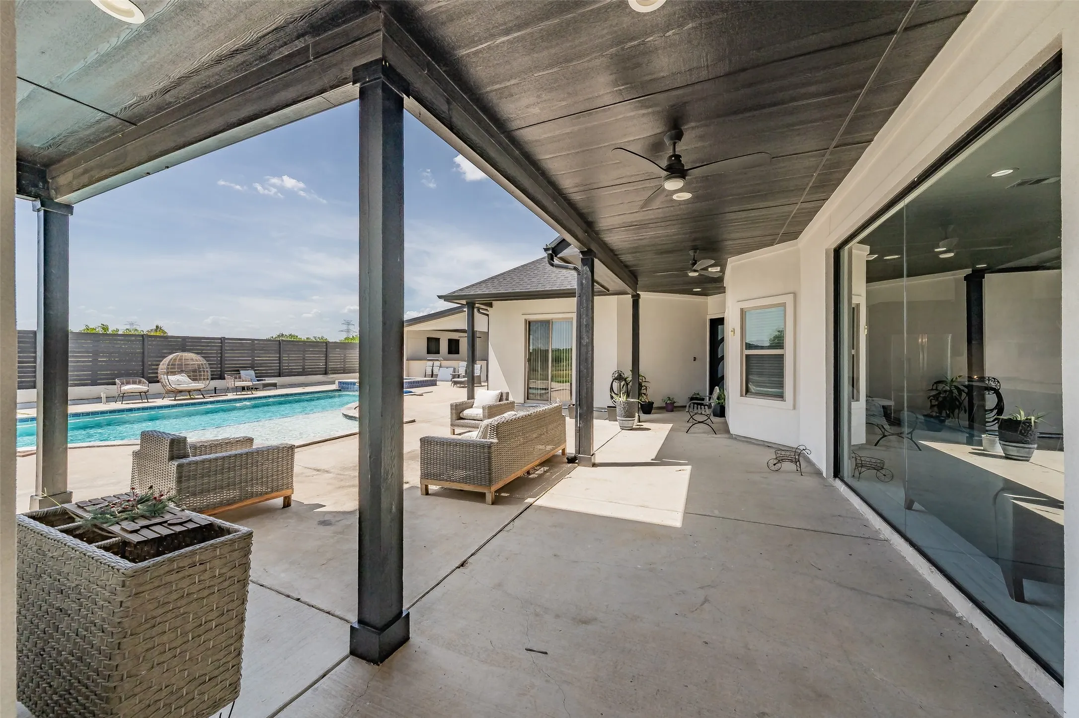 Single Family Residence For Sale in Johnson County , 616 County Road 903, Cleburne, Texas 76033, 5 Bedroom, 6 Bathroom, 2 Garage spaces, 3,200 Sqft, built in 2020, mls#21342728, Real Estate Agent in Cleburne, Homes For Sale in Johnson county, Homes For Sale in Cleburne, Realtor in Cleburne Texas, Real Estate Brokerage Independent Realty Texas, Luminita Cordes Realtor
