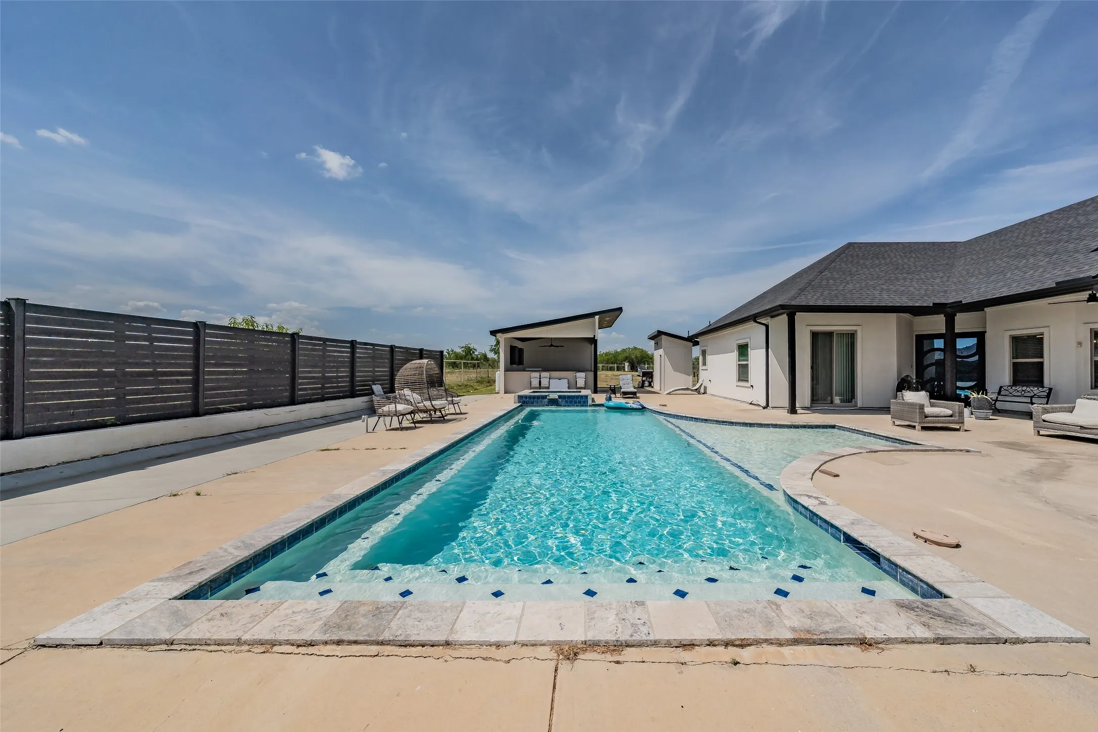 Single Family Residence For Sale in Johnson County , 616 County Road 903, Cleburne, Texas 76033, 5 Bedroom, 6 Bathroom, 2 Garage spaces, 3,200 Sqft, built in 2020, mls#21342728, Real Estate Agent in Cleburne, Homes For Sale in Johnson county, Homes For Sale in Cleburne, Realtor in Cleburne Texas, Real Estate Brokerage Independent Realty Texas, Luminita Cordes Realtor