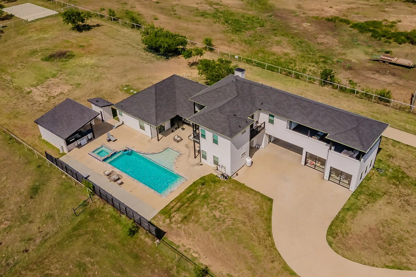 Single Family Residence For Sale in Johnson County , 616 County Road 903, Cleburne, Texas 76033, 5 Bedroom, 6 Bathroom, 2 Garage spaces, 3,200 Sqft, built in 2020, mls#21342728, Real Estate Agent in Cleburne, Homes For Sale in Johnson county, Homes For Sale in Cleburne, Realtor in Cleburne Texas, Real Estate Brokerage Independent Realty Texas, Luminita Cordes Realtor
