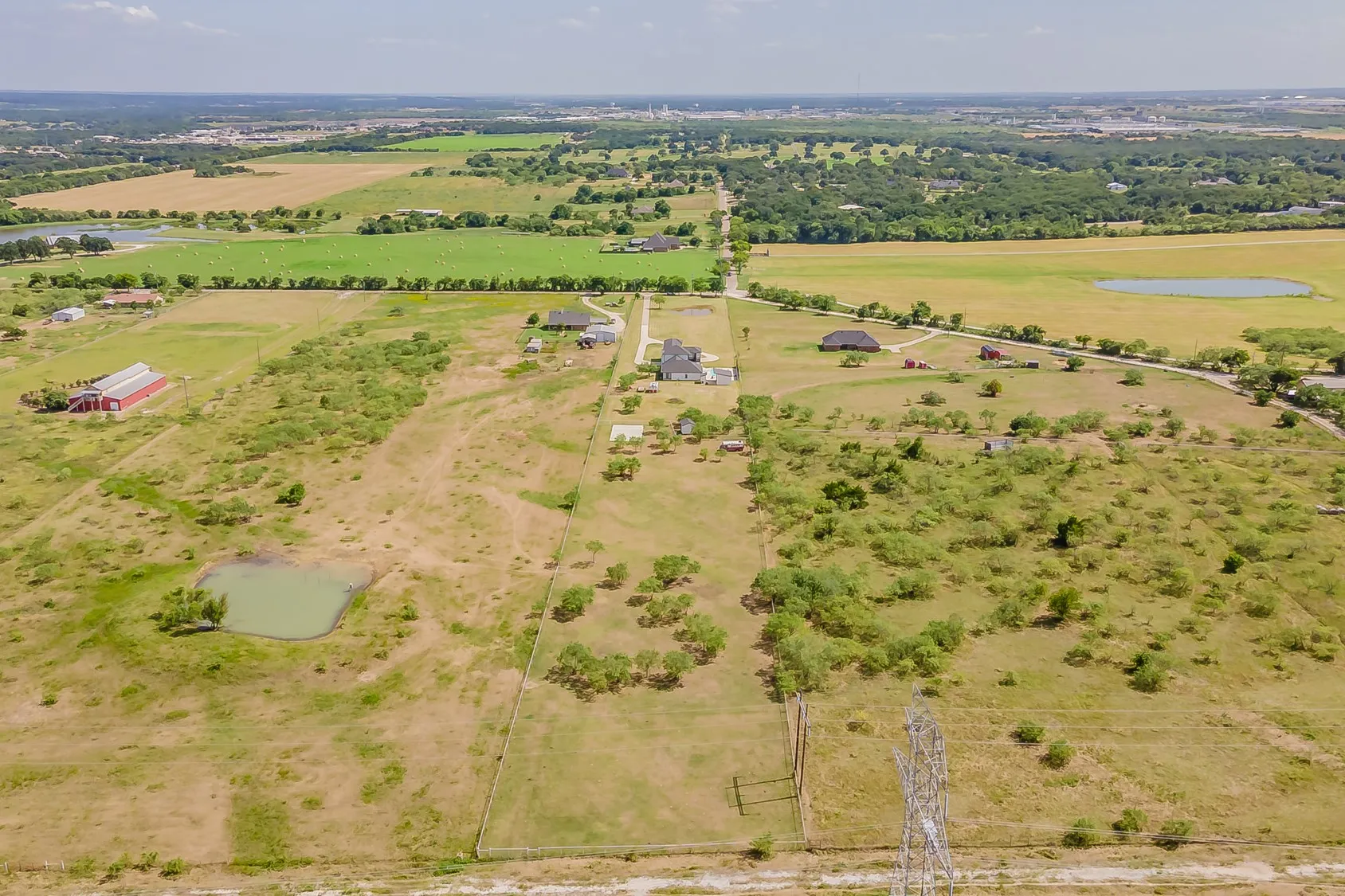 Single Family Residence For Sale in Johnson County , 616 County Road 903, Cleburne, Texas 76033, 5 Bedroom, 6 Bathroom, 2 Garage spaces, 3,200 Sqft, built in 2020, mls#21342728, Real Estate Agent in Cleburne, Homes For Sale in Johnson county, Homes For Sale in Cleburne, Realtor in Cleburne Texas, Real Estate Brokerage Independent Realty Texas, Luminita Cordes Realtor