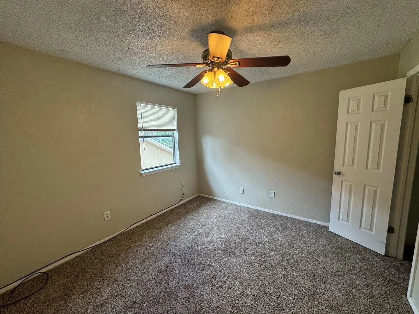 Triplex For Rent in Tarrant County , 2721 Hurstview Drive D, Hurst, Texas 76054, 3 Bedrooms, 2 Bathrooms, Garage spaces, 5,228 Sqft, built in 1980, Price $1,800, mls#21342580, Real Estate Agent in Hurst, Homes For Rent in Tarrant county, Homes For Rent in Hurst, Realtor in Hurst Texas, Real Estate Brokerage Independent Realty Texas, Luminita Cordes Realtor