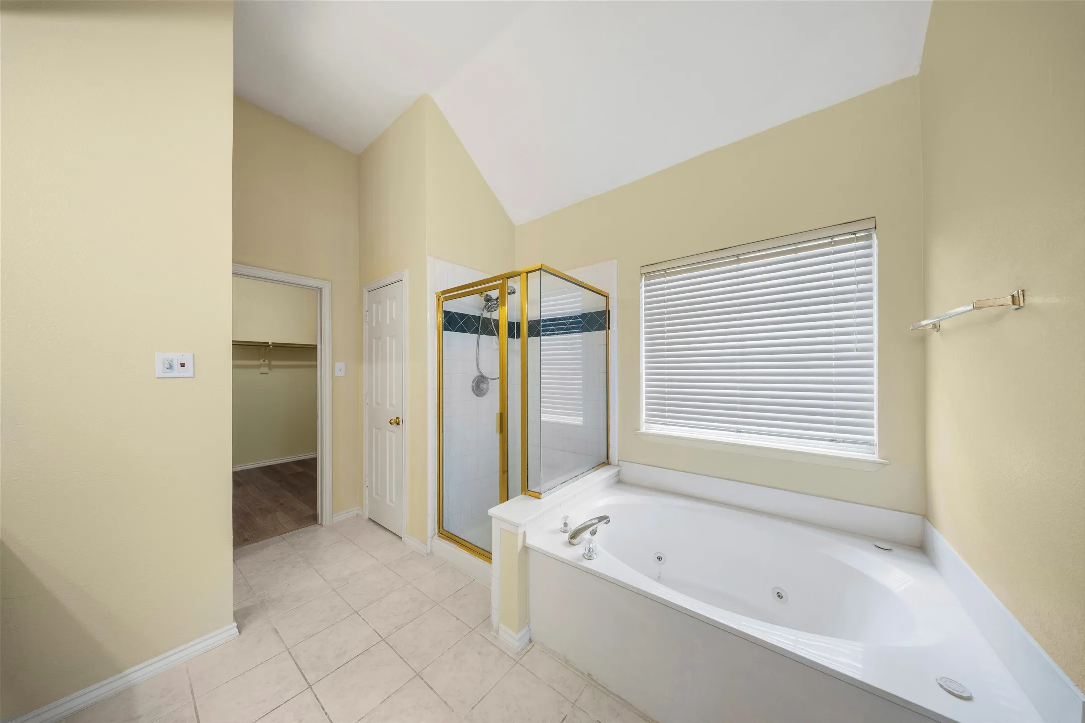Single Family Residence For Rent in Collin County , 2808 Barksdale Drive, Plano, Texas 75025, 4 Bedroom, 4 Bathroom, 2 Garage spaces, 2,728 Sqft, built in 1993, mls#21342563, Real Estate Agent in Plano, Homes For Rent in Collin county, Homes For Rent in Plano, Realtor in Plano Texas, Real Estate Brokerage Independent Realty Texas, Luminita Cordes Realtor