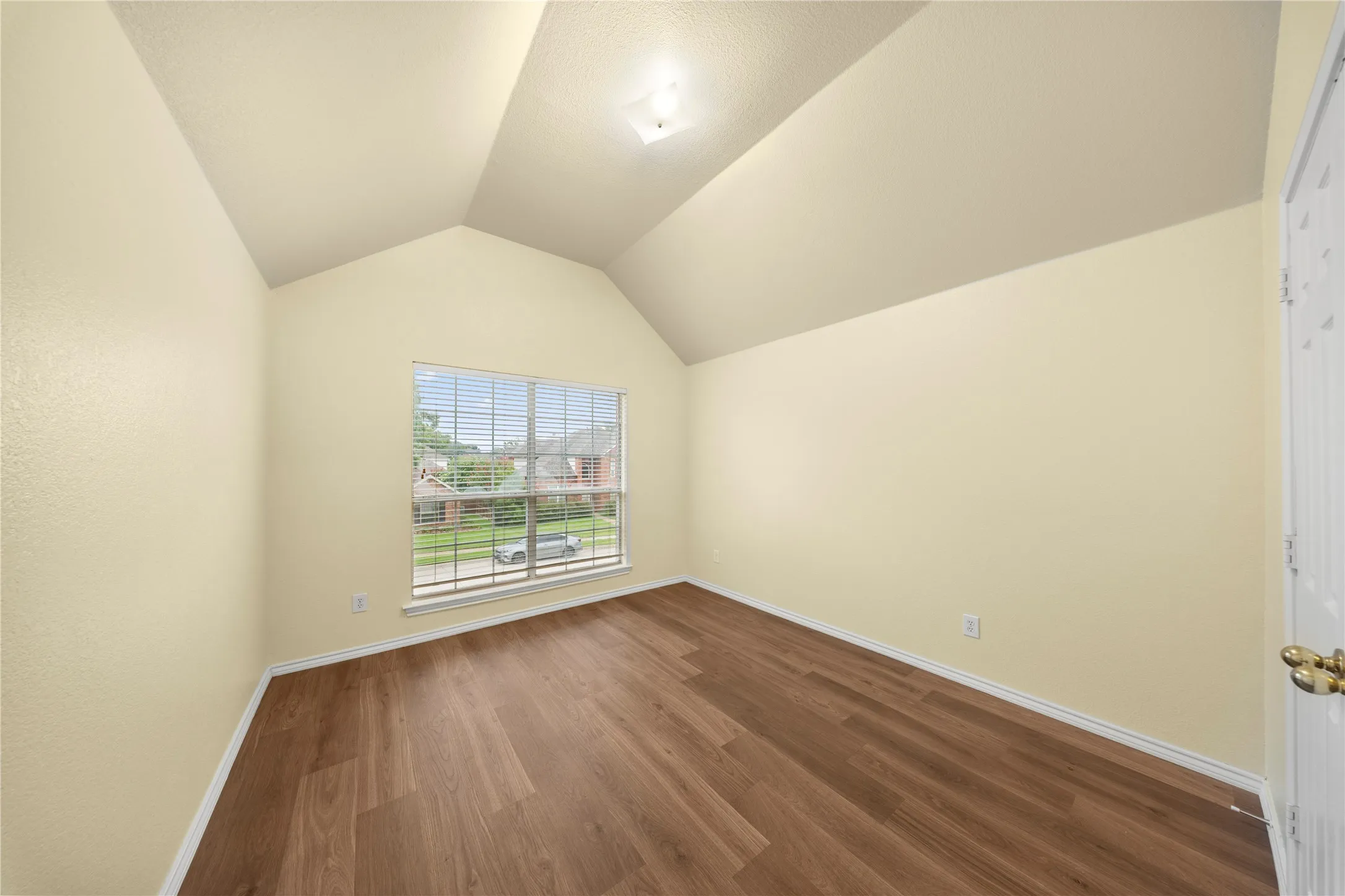 Single Family Residence For Rent in Collin County , 2808 Barksdale Drive, Plano, Texas 75025, 4 Bedroom, 4 Bathroom, 2 Garage spaces, 2,728 Sqft, built in 1993, mls#21342563, Real Estate Agent in Plano, Homes For Rent in Collin county, Homes For Rent in Plano, Realtor in Plano Texas, Real Estate Brokerage Independent Realty Texas, Luminita Cordes Realtor