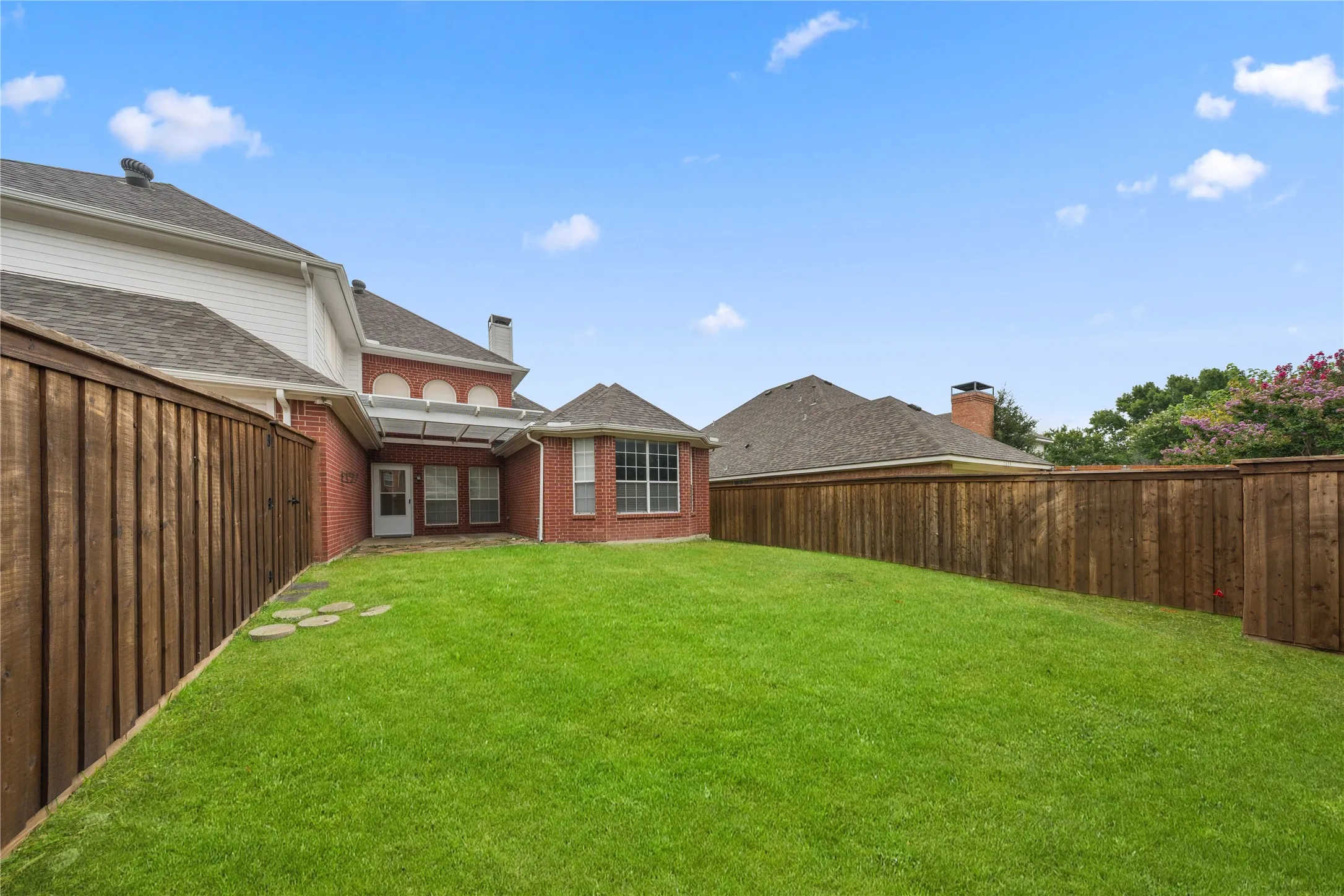 Single Family Residence For Rent in Collin County , 2808 Barksdale Drive, Plano, Texas 75025, 4 Bedroom, 4 Bathroom, 2 Garage spaces, 2,728 Sqft, built in 1993, mls#21342563, Real Estate Agent in Plano, Homes For Rent in Collin county, Homes For Rent in Plano, Realtor in Plano Texas, Real Estate Brokerage Independent Realty Texas, Luminita Cordes Realtor