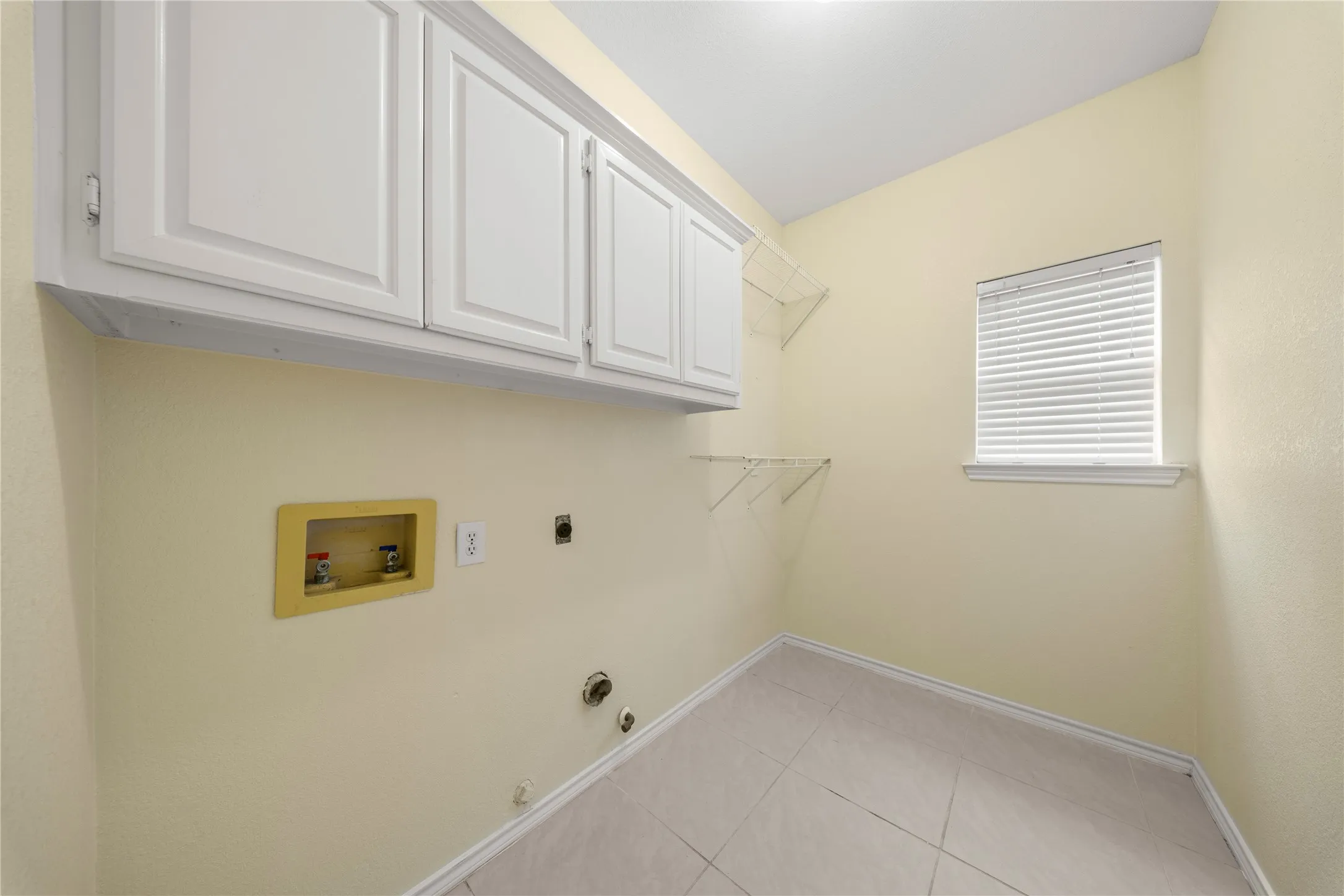 Single Family Residence For Rent in Collin County , 2808 Barksdale Drive, Plano, Texas 75025, 4 Bedroom, 4 Bathroom, 2 Garage spaces, 2,728 Sqft, built in 1993, mls#21342563, Real Estate Agent in Plano, Homes For Rent in Collin county, Homes For Rent in Plano, Realtor in Plano Texas, Real Estate Brokerage Independent Realty Texas, Luminita Cordes Realtor