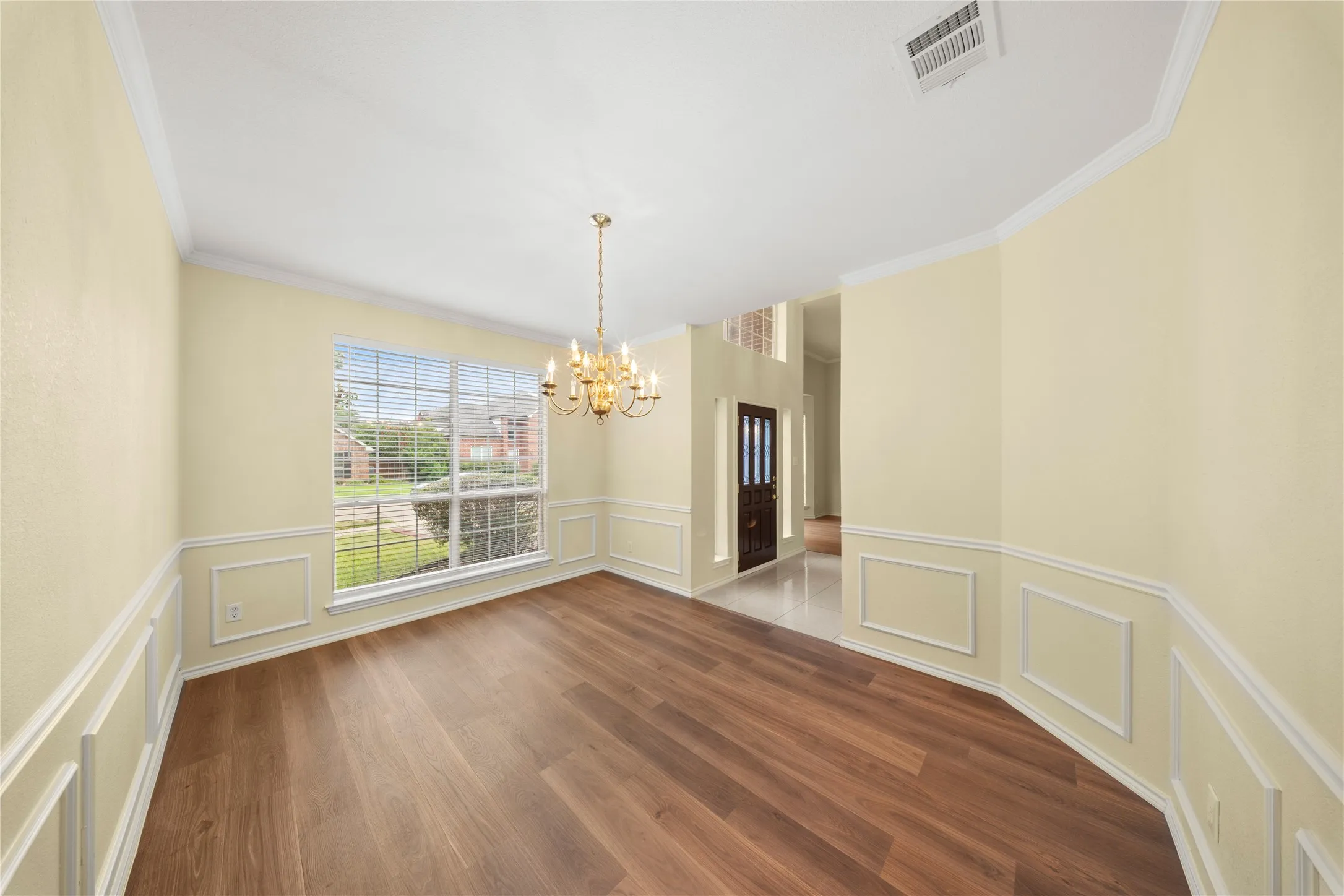 Single Family Residence For Rent in Collin County , 2808 Barksdale Drive, Plano, Texas 75025, 4 Bedroom, 4 Bathroom, 2 Garage spaces, 2,728 Sqft, built in 1993, mls#21342563, Real Estate Agent in Plano, Homes For Rent in Collin county, Homes For Rent in Plano, Realtor in Plano Texas, Real Estate Brokerage Independent Realty Texas, Luminita Cordes Realtor
