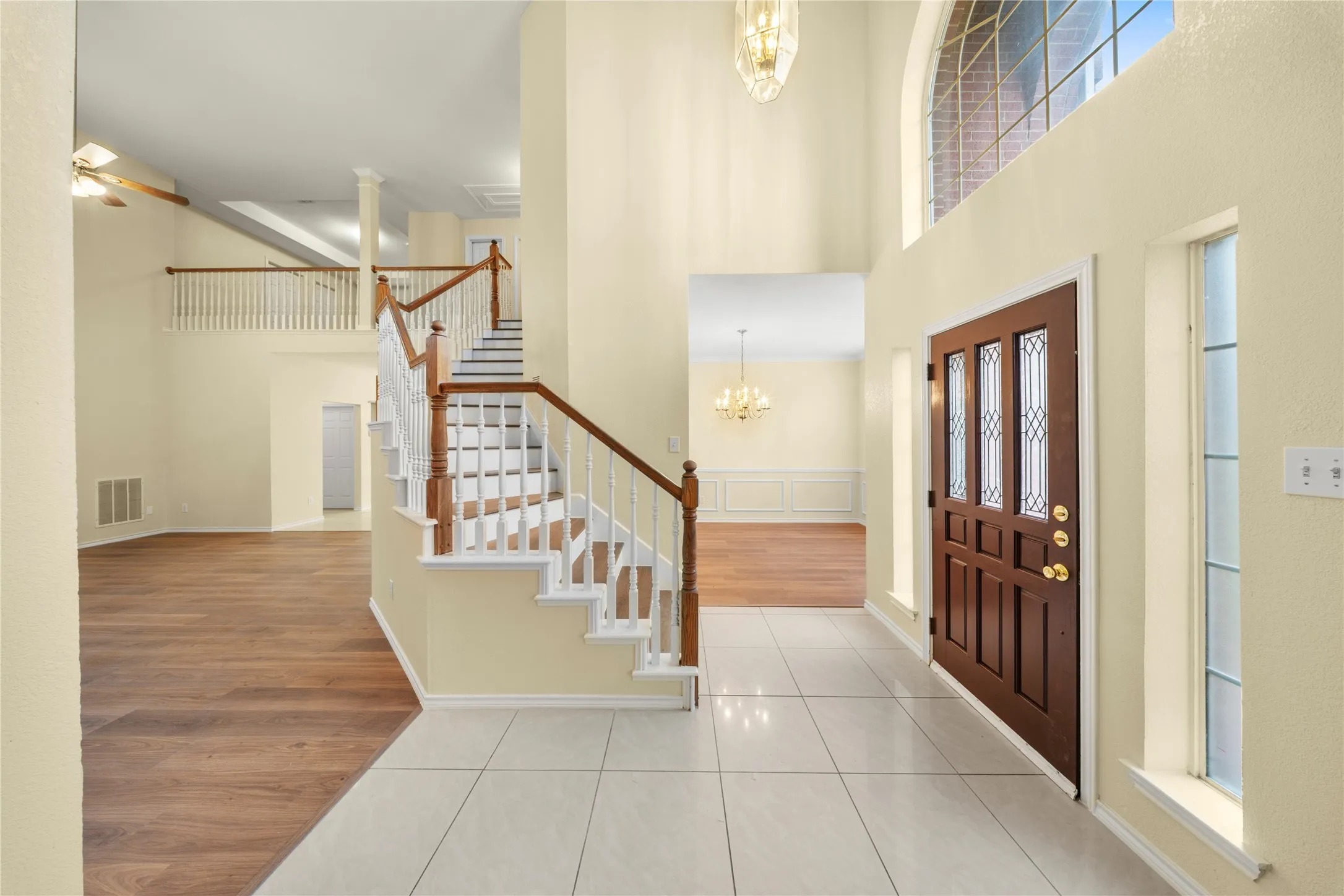Single Family Residence For Rent in Collin County , 2808 Barksdale Drive, Plano, Texas 75025, 4 Bedroom, 4 Bathroom, 2 Garage spaces, 2,728 Sqft, built in 1993, mls#21342563, Real Estate Agent in Plano, Homes For Rent in Collin county, Homes For Rent in Plano, Realtor in Plano Texas, Real Estate Brokerage Independent Realty Texas, Luminita Cordes Realtor