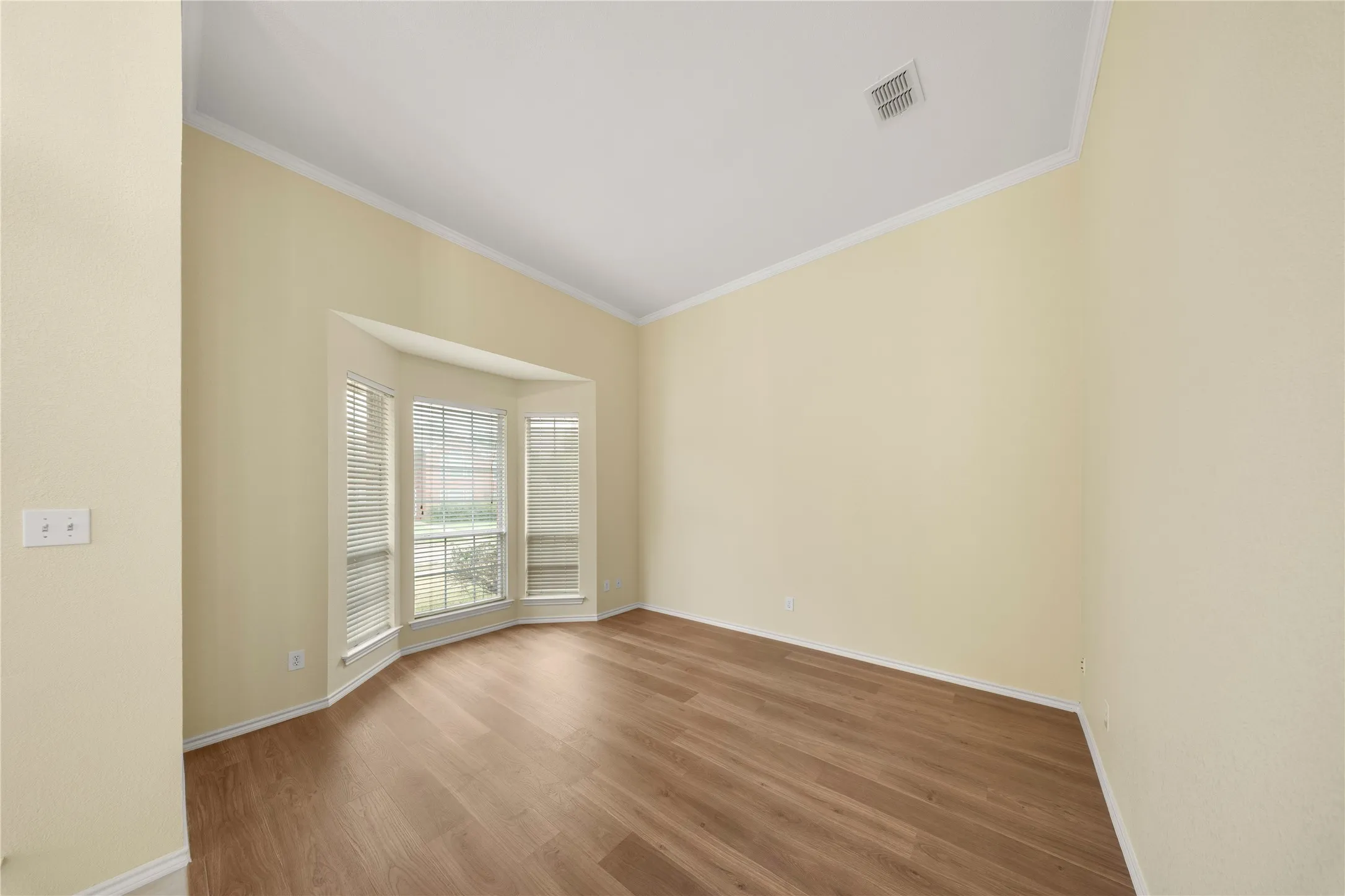 Single Family Residence For Rent in Collin County , 2808 Barksdale Drive, Plano, Texas 75025, 4 Bedroom, 4 Bathroom, 2 Garage spaces, 2,728 Sqft, built in 1993, mls#21342563, Real Estate Agent in Plano, Homes For Rent in Collin county, Homes For Rent in Plano, Realtor in Plano Texas, Real Estate Brokerage Independent Realty Texas, Luminita Cordes Realtor
