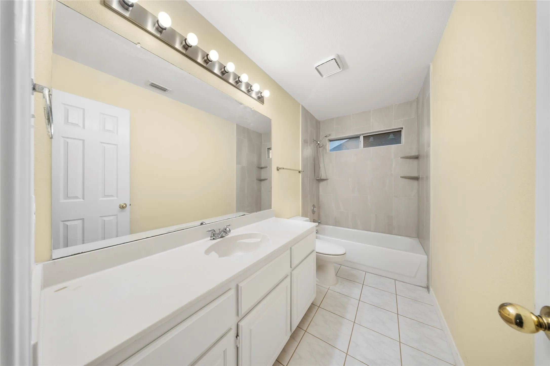 Single Family Residence For Rent in Collin County , 2808 Barksdale Drive, Plano, Texas 75025, 4 Bedroom, 4 Bathroom, 2 Garage spaces, 2,728 Sqft, built in 1993, mls#21342563, Real Estate Agent in Plano, Homes For Rent in Collin county, Homes For Rent in Plano, Realtor in Plano Texas, Real Estate Brokerage Independent Realty Texas, Luminita Cordes Realtor