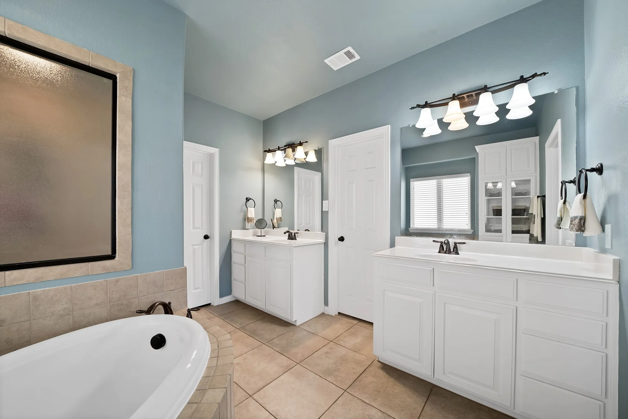 Single Family Residence For Sale in Kaufman County , 1030 Brigham Drive, Forney, Texas 75126, 4 Bedroom, 3 Bathroom, 2 Garage spaces, 2,945 Sqft, built in 2012, mls#21342724, Real Estate Agent in Forney, Homes For Sale in Kaufman county, Homes For Sale in Forney, Realtor in Forney Texas, Real Estate Brokerage Independent Realty Texas, Luminita Cordes Realtor