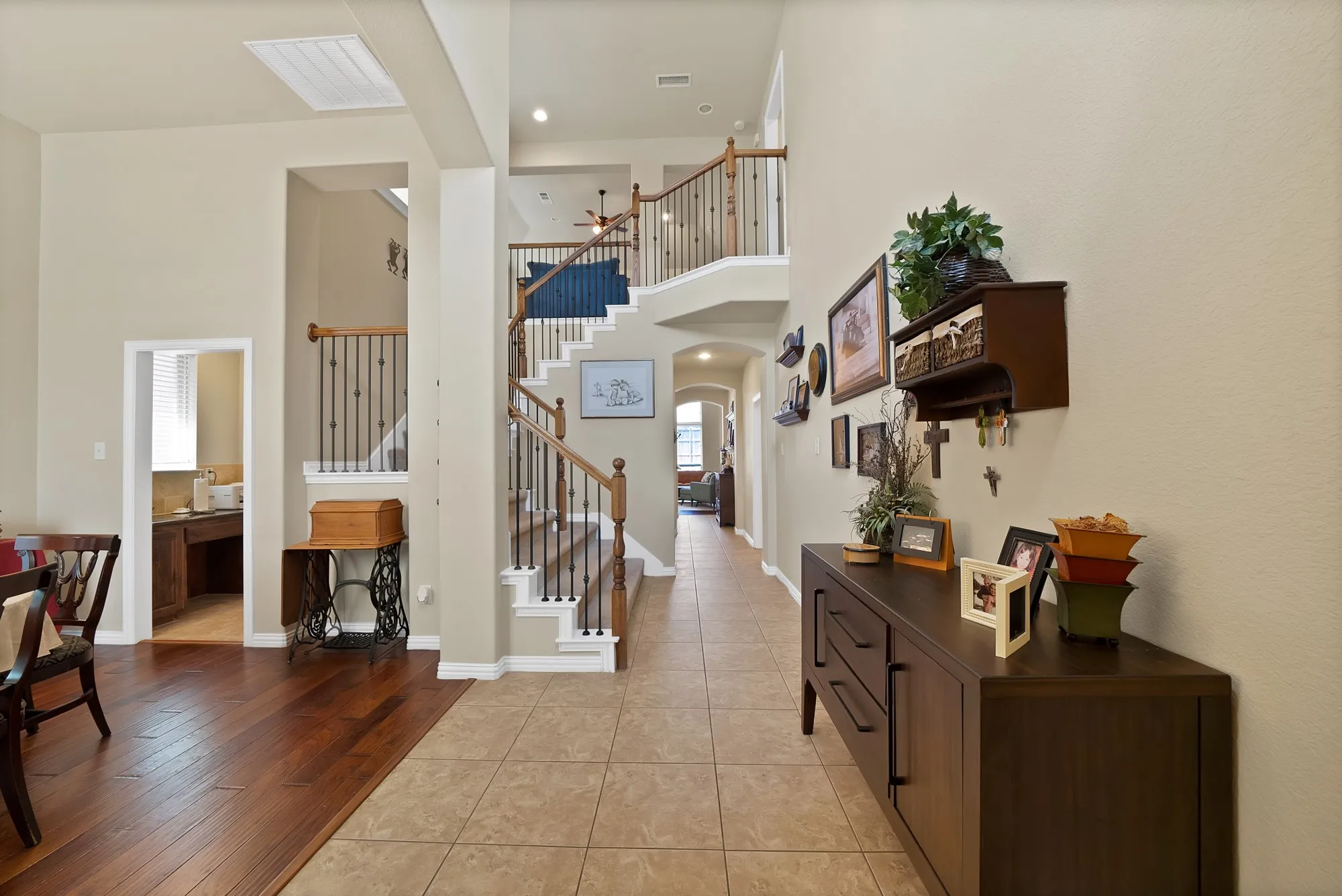 Single Family Residence For Sale in Kaufman County , 1030 Brigham Drive, Forney, Texas 75126, 4 Bedroom, 3 Bathroom, 2 Garage spaces, 2,945 Sqft, built in 2012, mls#21342724, Real Estate Agent in Forney, Homes For Sale in Kaufman county, Homes For Sale in Forney, Realtor in Forney Texas, Real Estate Brokerage Independent Realty Texas, Luminita Cordes Realtor