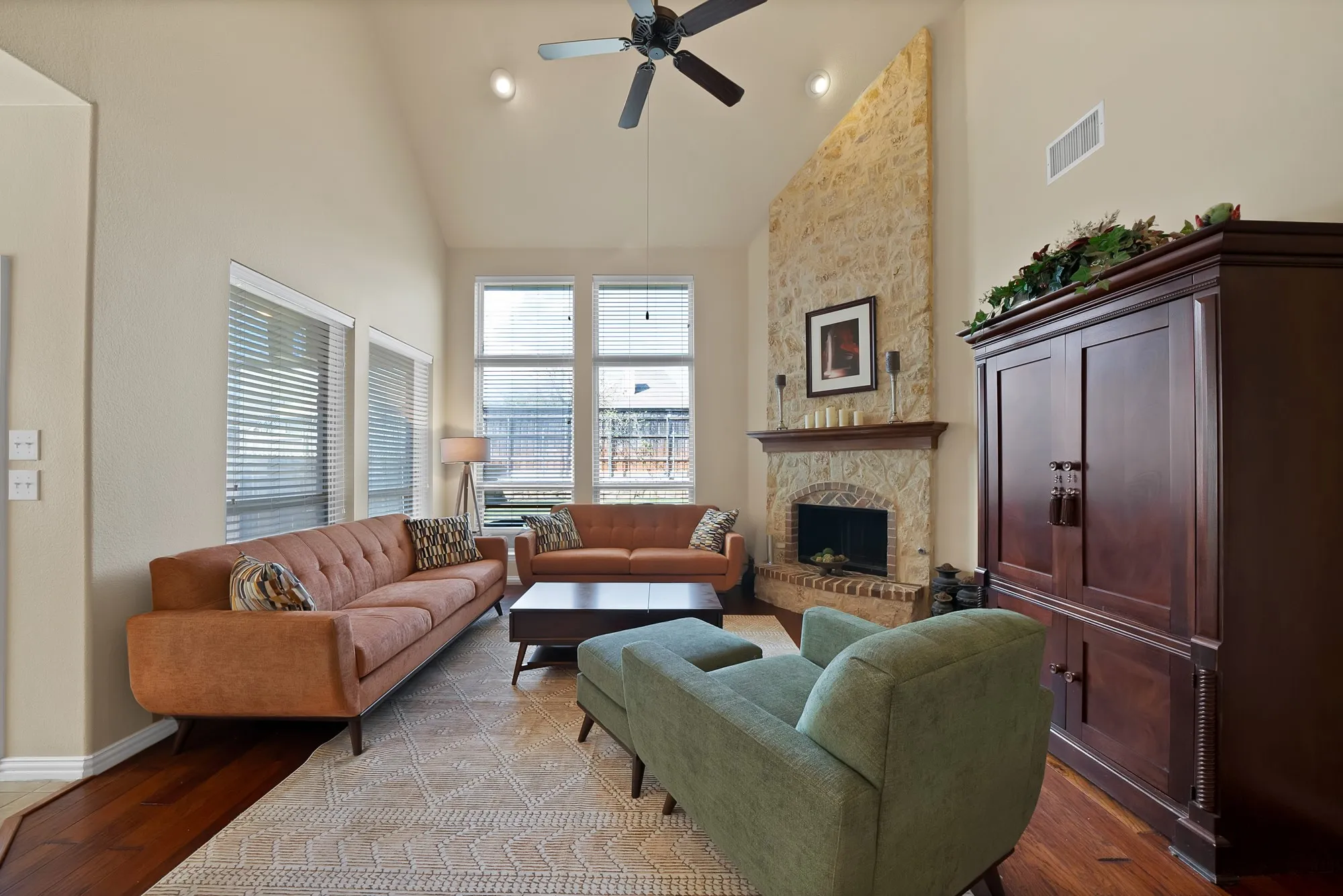 Single Family Residence For Sale in Kaufman County , 1030 Brigham Drive, Forney, Texas 75126, 4 Bedroom, 3 Bathroom, 2 Garage spaces, 2,945 Sqft, built in 2012, mls#21342724, Real Estate Agent in Forney, Homes For Sale in Kaufman county, Homes For Sale in Forney, Realtor in Forney Texas, Real Estate Brokerage Independent Realty Texas, Luminita Cordes Realtor