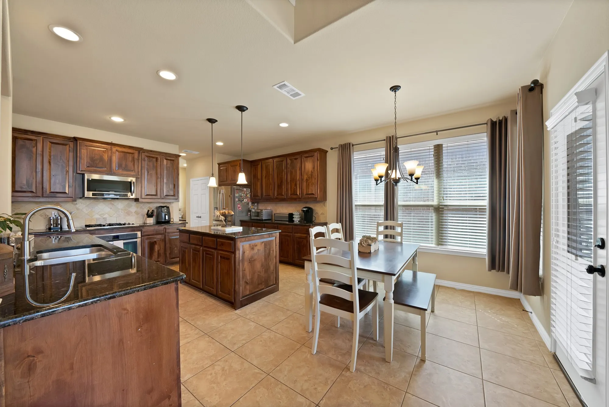 Single Family Residence For Sale in Kaufman County , 1030 Brigham Drive, Forney, Texas 75126, 4 Bedroom, 3 Bathroom, 2 Garage spaces, 2,945 Sqft, built in 2012, mls#21342724, Real Estate Agent in Forney, Homes For Sale in Kaufman county, Homes For Sale in Forney, Realtor in Forney Texas, Real Estate Brokerage Independent Realty Texas, Luminita Cordes Realtor