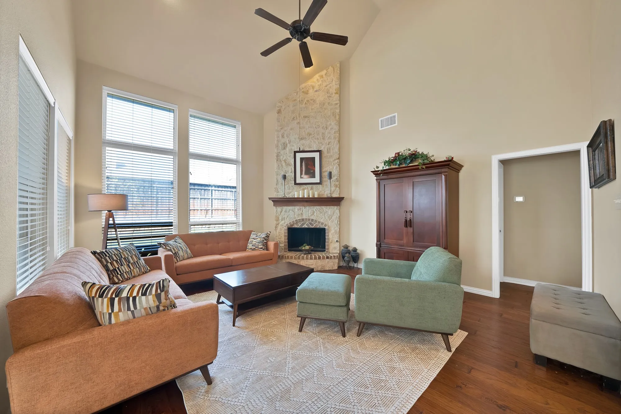 Single Family Residence For Sale in Kaufman County , 1030 Brigham Drive, Forney, Texas 75126, 4 Bedroom, 3 Bathroom, 2 Garage spaces, 2,945 Sqft, built in 2012, mls#21342724, Real Estate Agent in Forney, Homes For Sale in Kaufman county, Homes For Sale in Forney, Realtor in Forney Texas, Real Estate Brokerage Independent Realty Texas, Luminita Cordes Realtor