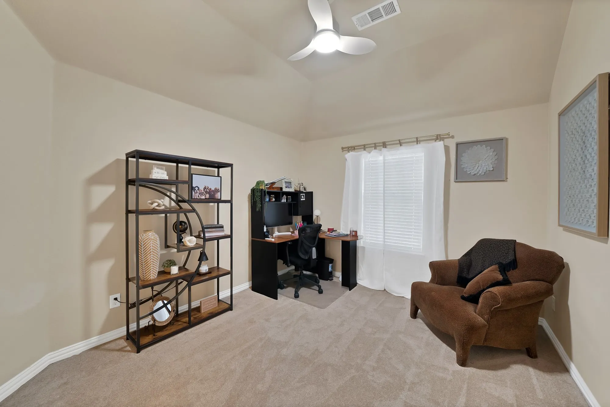 Single Family Residence For Sale in Kaufman County , 1030 Brigham Drive, Forney, Texas 75126, 4 Bedroom, 3 Bathroom, 2 Garage spaces, 2,945 Sqft, built in 2012, mls#21342724, Real Estate Agent in Forney, Homes For Sale in Kaufman county, Homes For Sale in Forney, Realtor in Forney Texas, Real Estate Brokerage Independent Realty Texas, Luminita Cordes Realtor