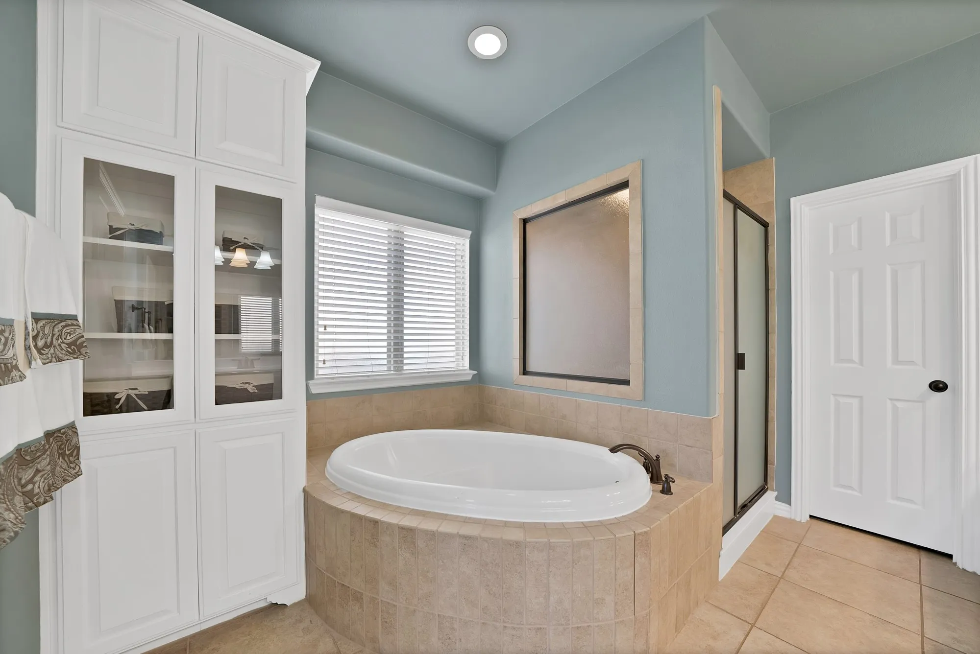 Single Family Residence For Sale in Kaufman County , 1030 Brigham Drive, Forney, Texas 75126, 4 Bedroom, 3 Bathroom, 2 Garage spaces, 2,945 Sqft, built in 2012, mls#21342724, Real Estate Agent in Forney, Homes For Sale in Kaufman county, Homes For Sale in Forney, Realtor in Forney Texas, Real Estate Brokerage Independent Realty Texas, Luminita Cordes Realtor