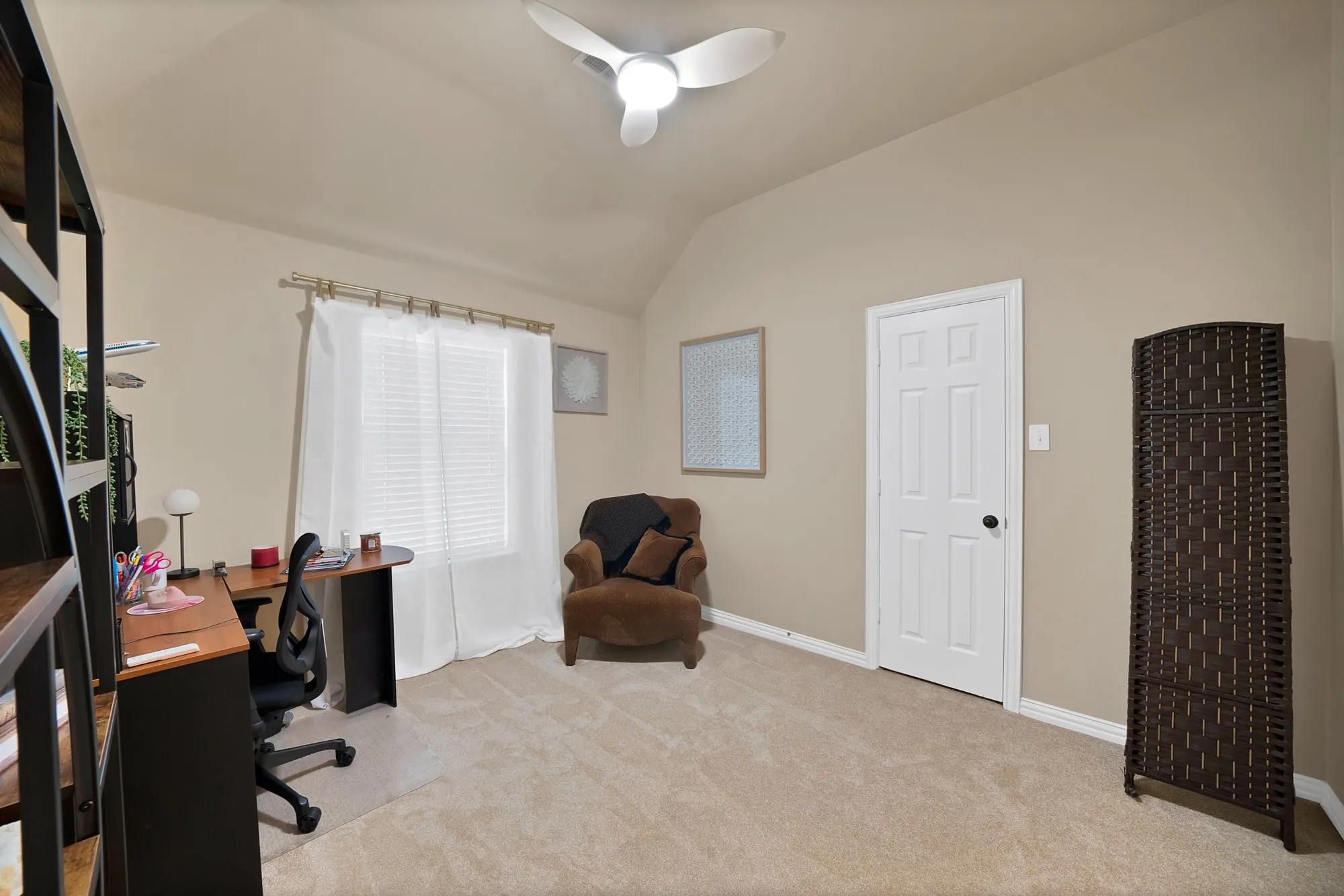 Single Family Residence For Sale in Kaufman County , 1030 Brigham Drive, Forney, Texas 75126, 4 Bedroom, 3 Bathroom, 2 Garage spaces, 2,945 Sqft, built in 2012, mls#21342724, Real Estate Agent in Forney, Homes For Sale in Kaufman county, Homes For Sale in Forney, Realtor in Forney Texas, Real Estate Brokerage Independent Realty Texas, Luminita Cordes Realtor