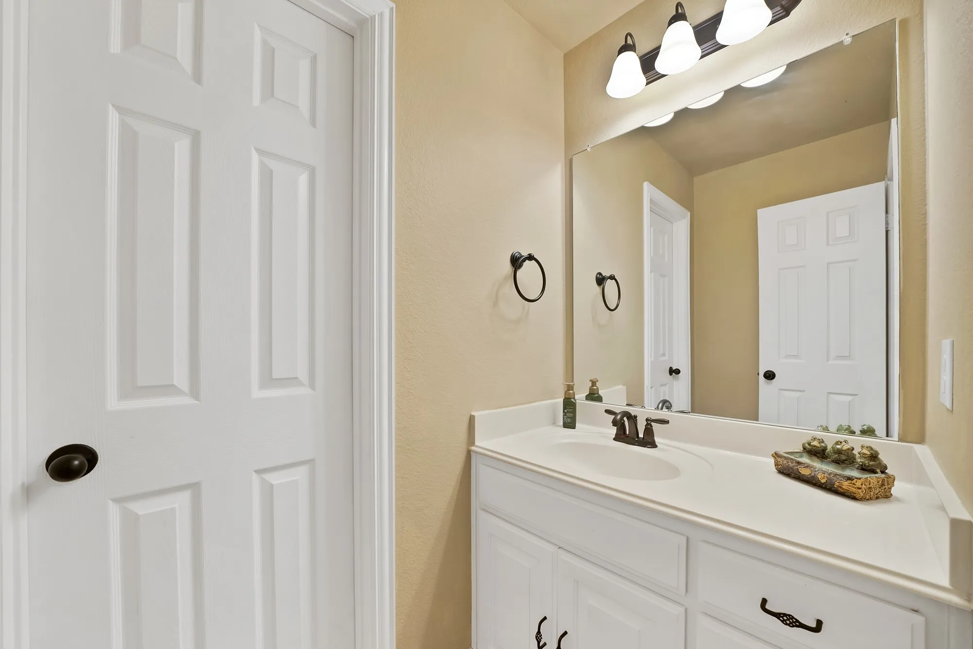 Single Family Residence For Sale in Kaufman County , 1030 Brigham Drive, Forney, Texas 75126, 4 Bedroom, 3 Bathroom, 2 Garage spaces, 2,945 Sqft, built in 2012, mls#21342724, Real Estate Agent in Forney, Homes For Sale in Kaufman county, Homes For Sale in Forney, Realtor in Forney Texas, Real Estate Brokerage Independent Realty Texas, Luminita Cordes Realtor