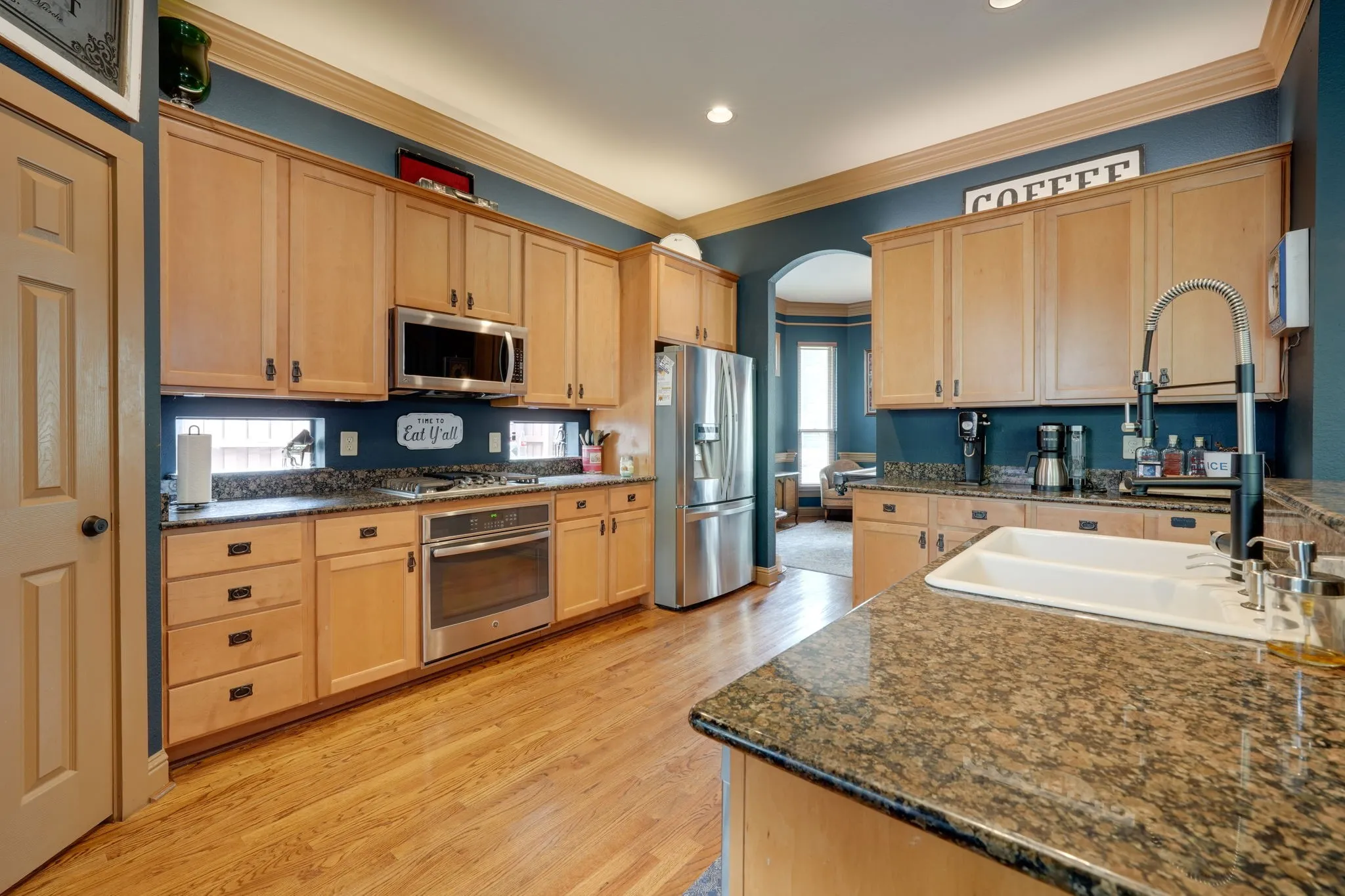 Single Family Residence For Rent in Dallas County , 5429 Victor Street, Dallas, Texas 75214, 4 Bedroom, 4 Bathroom, 2 Garage spaces, 2,354 Sqft, built in 2002, mls#21341821, Real Estate Agent in Dallas, Homes For Rent in Dallas county, Homes For Rent in Dallas, Realtor in Dallas Texas, Real Estate Brokerage Independent Realty Texas, Luminita Cordes Realtor