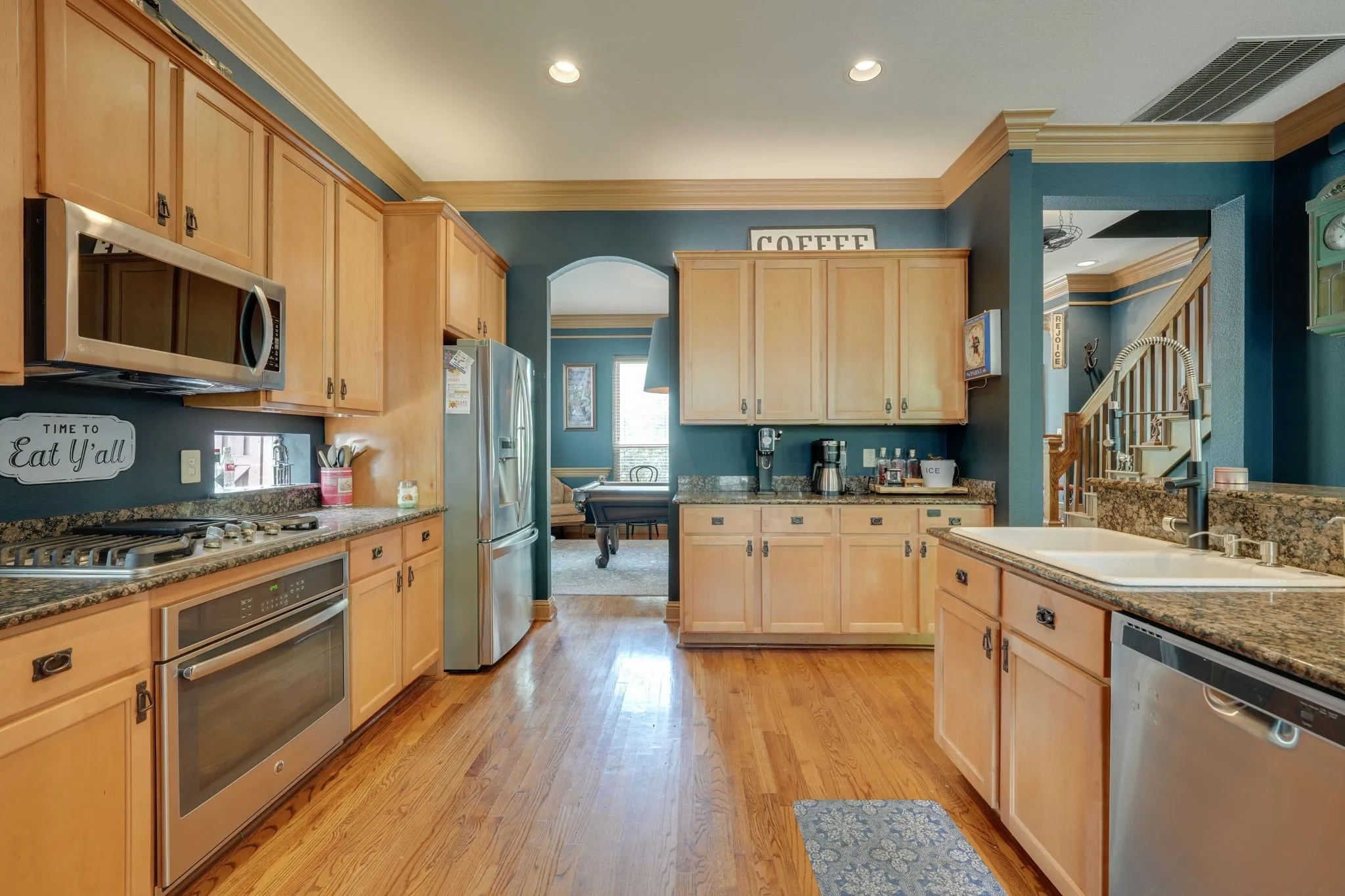 Single Family Residence For Rent in Dallas County , 5429 Victor Street, Dallas, Texas 75214, 4 Bedroom, 4 Bathroom, 2 Garage spaces, 2,354 Sqft, built in 2002, mls#21341821, Real Estate Agent in Dallas, Homes For Rent in Dallas county, Homes For Rent in Dallas, Realtor in Dallas Texas, Real Estate Brokerage Independent Realty Texas, Luminita Cordes Realtor