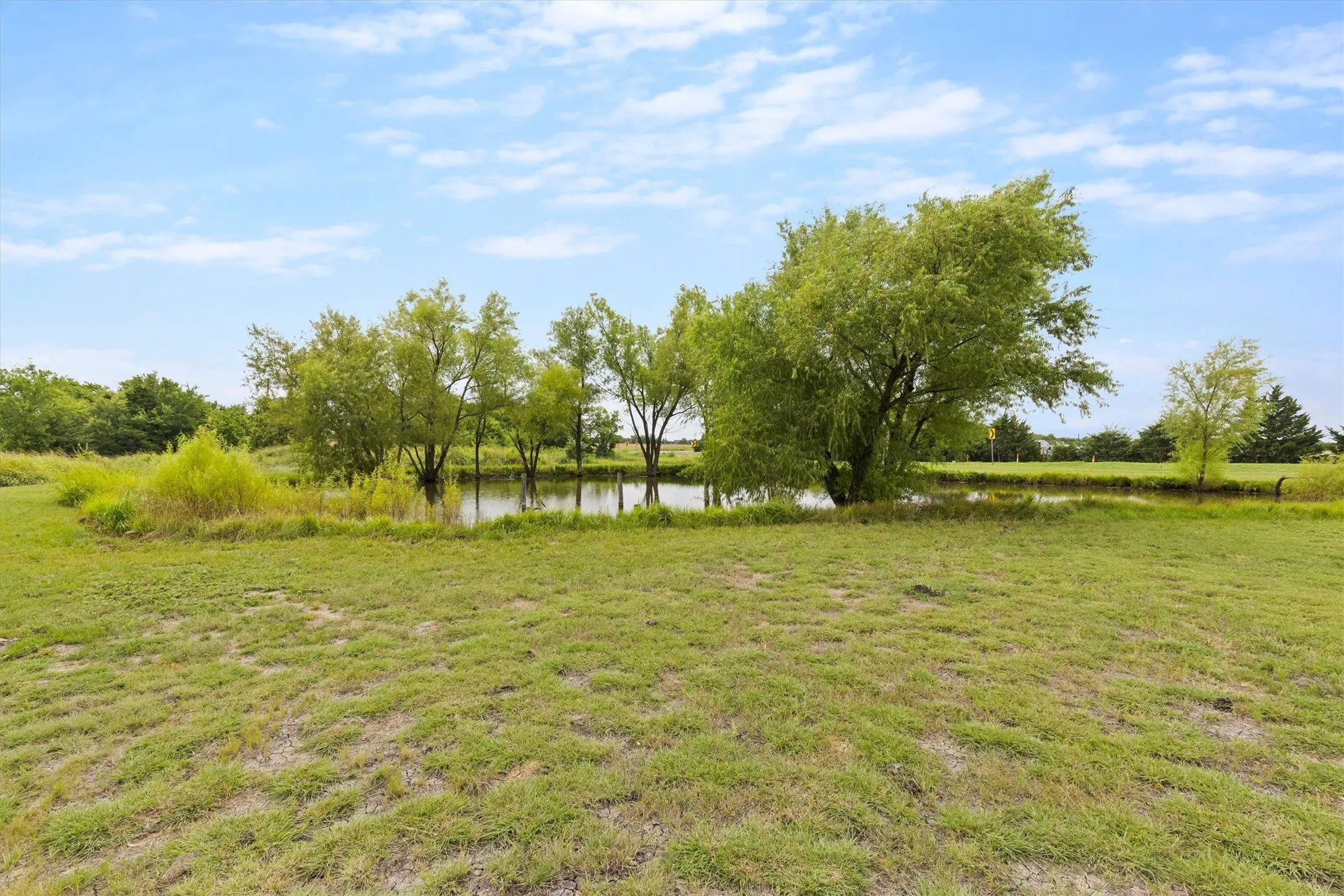 Single Family Residence For Sale in Hunt County , 2395 Fm 36 S, Caddo Mills, Texas 75135, 3 Bedroom, 2 Bathroom, 2 Garage spaces, 1,714 Sqft, built in 2003, mls#21340920, Real Estate Agent in Caddo Mills, Homes For Sale in Hunt county, Homes For Sale in Caddo Mills, Realtor in Caddo Mills Texas, Real Estate Brokerage Independent Realty Texas, Luminita Cordes Realtor