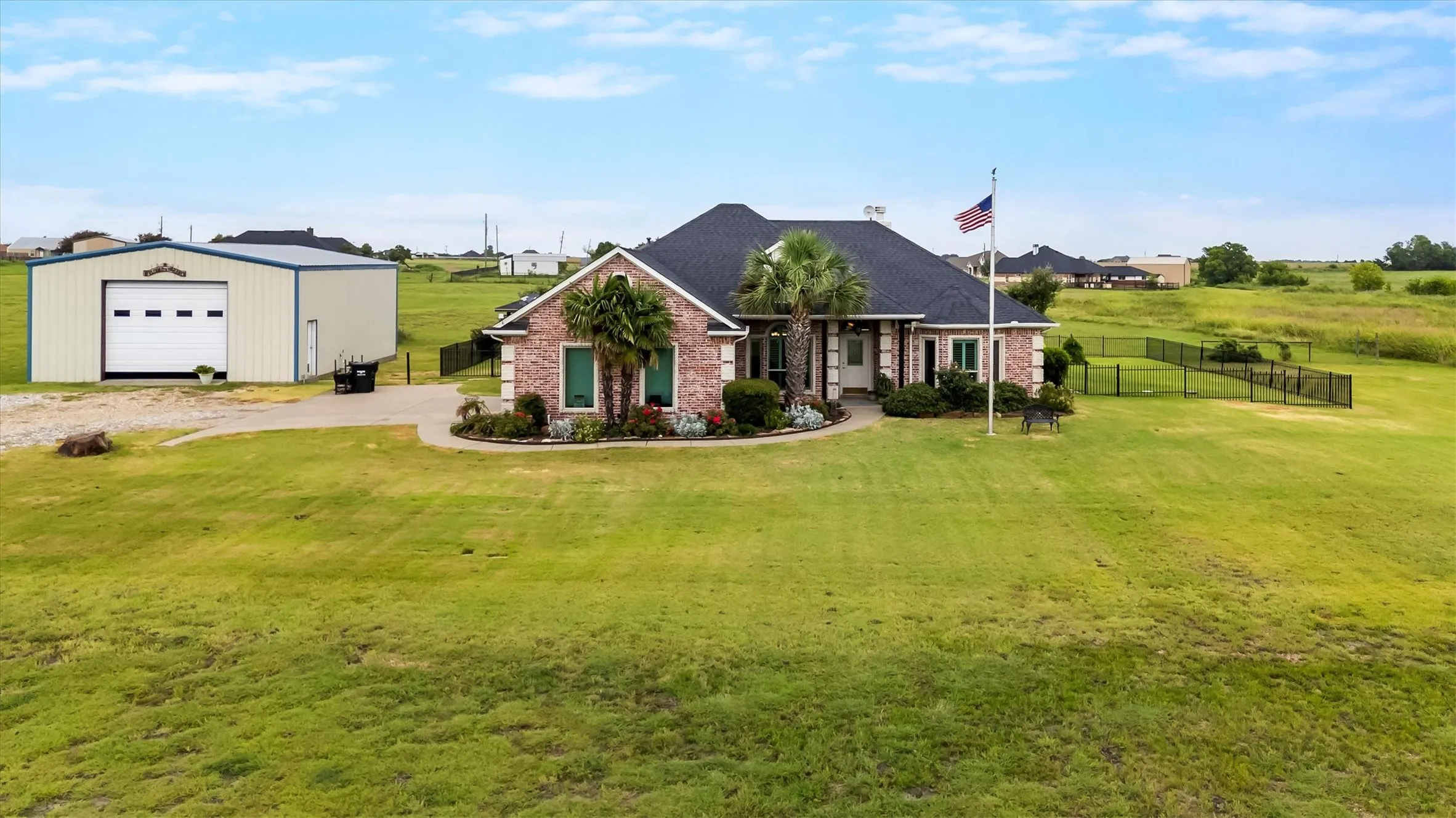 Single Family Residence For Sale in Hunt County , 2395 Fm 36 S, Caddo Mills, Texas 75135, 3 Bedroom, 2 Bathroom, 2 Garage spaces, 1,714 Sqft, built in 2003, mls#21340920, Real Estate Agent in Caddo Mills, Homes For Sale in Hunt county, Homes For Sale in Caddo Mills, Realtor in Caddo Mills Texas, Real Estate Brokerage Independent Realty Texas, Luminita Cordes Realtor