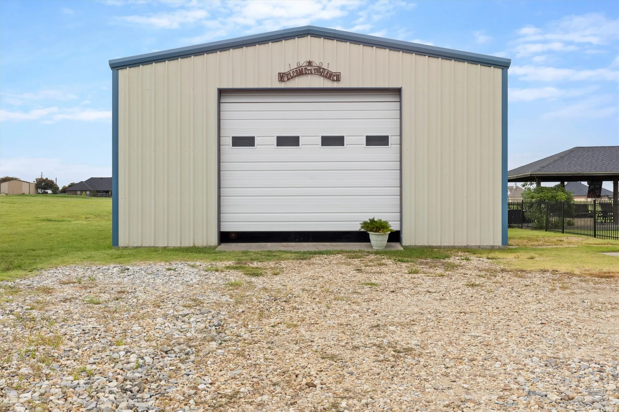Single Family Residence For Sale in Hunt County , 2395 Fm 36 S, Caddo Mills, Texas 75135, 3 Bedroom, 2 Bathroom, 2 Garage spaces, 1,714 Sqft, built in 2003, mls#21340920, Real Estate Agent in Caddo Mills, Homes For Sale in Hunt county, Homes For Sale in Caddo Mills, Realtor in Caddo Mills Texas, Real Estate Brokerage Independent Realty Texas, Luminita Cordes Realtor