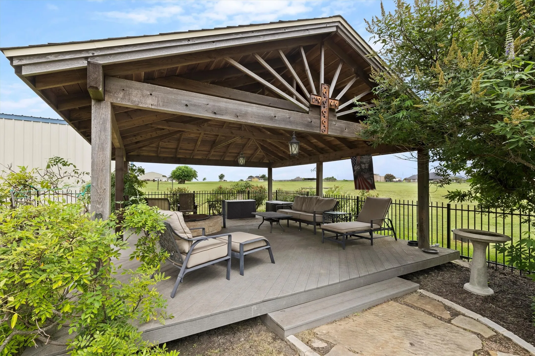 Single Family Residence For Sale in Hunt County , 2395 Fm 36 S, Caddo Mills, Texas 75135, 3 Bedroom, 2 Bathroom, 2 Garage spaces, 1,714 Sqft, built in 2003, mls#21340920, Real Estate Agent in Caddo Mills, Homes For Sale in Hunt county, Homes For Sale in Caddo Mills, Realtor in Caddo Mills Texas, Real Estate Brokerage Independent Realty Texas, Luminita Cordes Realtor