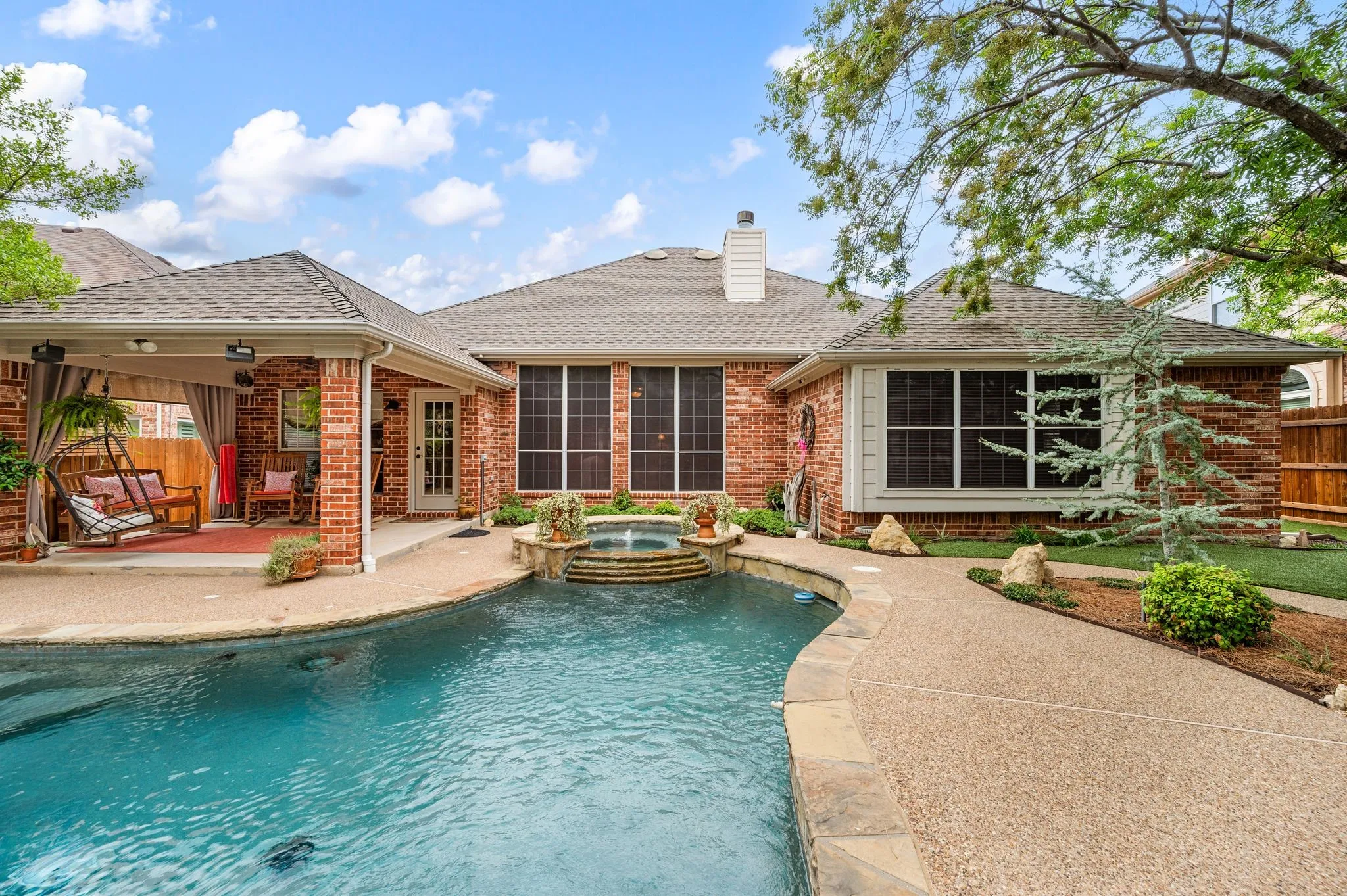 Single Family Residence For Sale in Tarrant County , 8364 Everglades Circle, Fort Worth, Texas 76137, 3 Bedroom, 2 Bathroom, 3 Garage spaces, 1,823 Sqft, built in 1999, mls#21340535, Real Estate Agent in Fort Worth, Homes For Sale in Tarrant county, Homes For Sale in Fort Worth, Realtor in Fort Worth Texas, Real Estate Brokerage Independent Realty Texas, Luminita Cordes Realtor