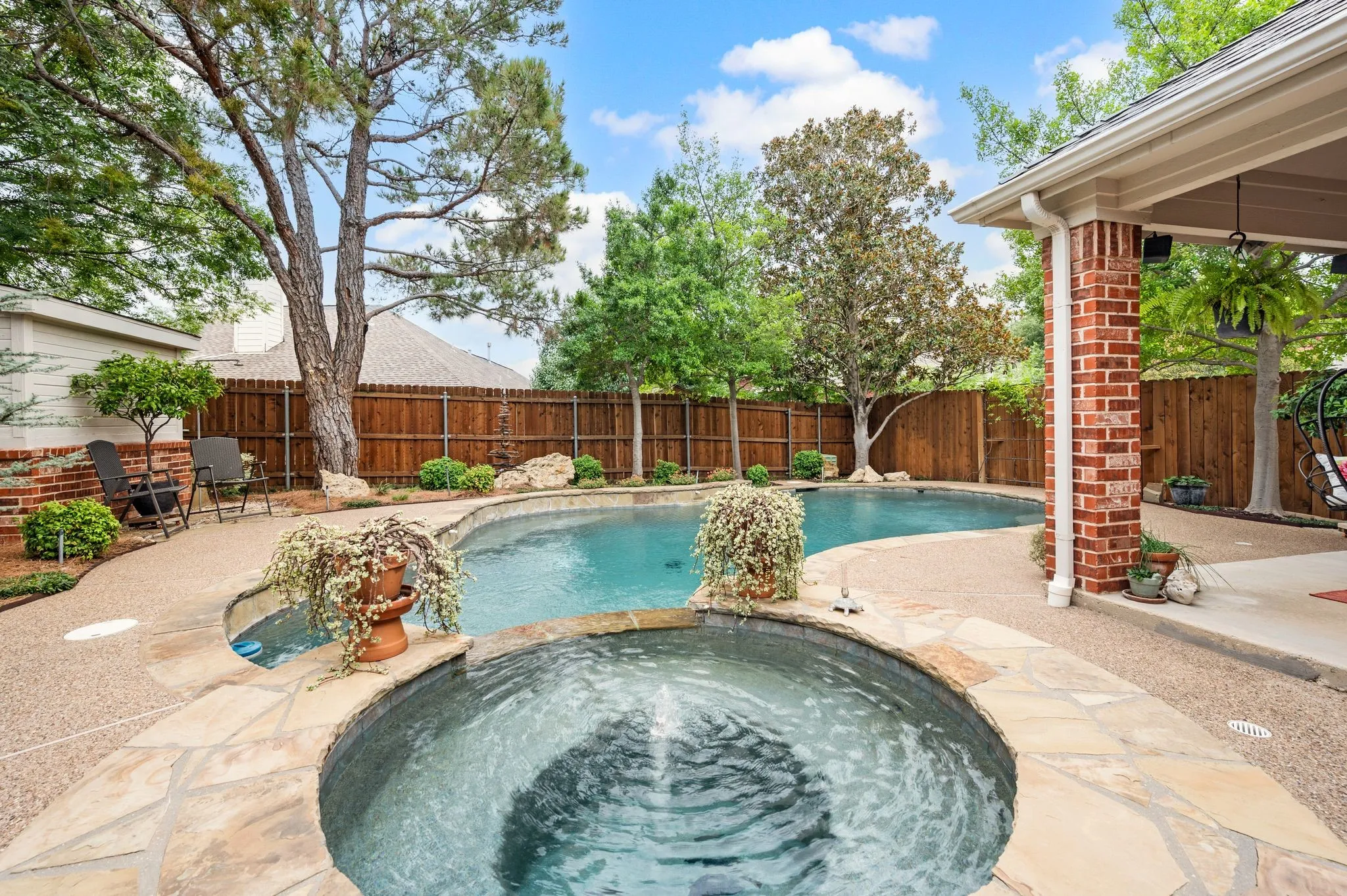 Single Family Residence For Sale in Tarrant County , 8364 Everglades Circle, Fort Worth, Texas 76137, 3 Bedroom, 2 Bathroom, 3 Garage spaces, 1,823 Sqft, built in 1999, mls#21340535, Real Estate Agent in Fort Worth, Homes For Sale in Tarrant county, Homes For Sale in Fort Worth, Realtor in Fort Worth Texas, Real Estate Brokerage Independent Realty Texas, Luminita Cordes Realtor