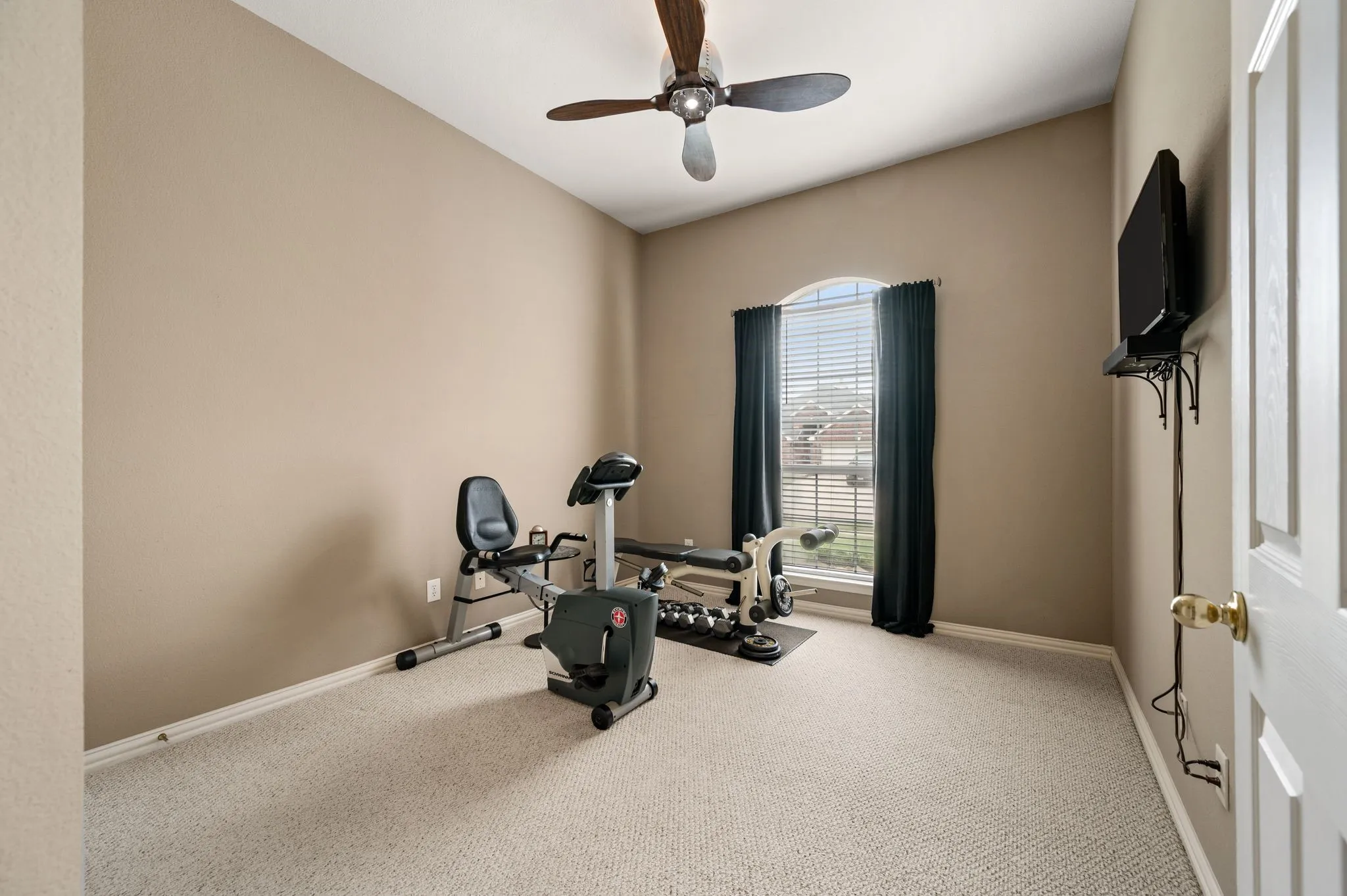 Single Family Residence For Sale in Tarrant County , 8364 Everglades Circle, Fort Worth, Texas 76137, 3 Bedroom, 2 Bathroom, 3 Garage spaces, 1,823 Sqft, built in 1999, mls#21340535, Real Estate Agent in Fort Worth, Homes For Sale in Tarrant county, Homes For Sale in Fort Worth, Realtor in Fort Worth Texas, Real Estate Brokerage Independent Realty Texas, Luminita Cordes Realtor