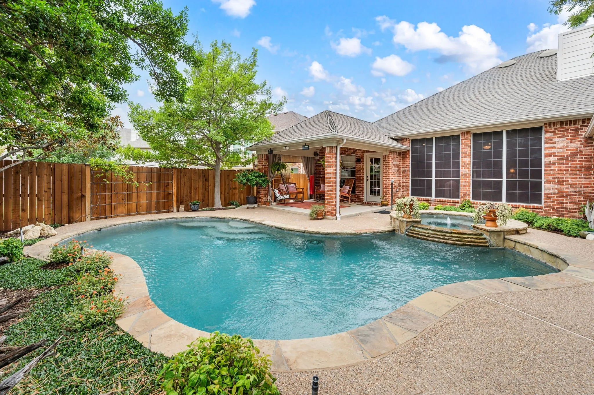 Single Family Residence For Sale in Tarrant County , 8364 Everglades Circle, Fort Worth, Texas 76137, 3 Bedroom, 2 Bathroom, 3 Garage spaces, 1,823 Sqft, built in 1999, mls#21340535, Real Estate Agent in Fort Worth, Homes For Sale in Tarrant county, Homes For Sale in Fort Worth, Realtor in Fort Worth Texas, Real Estate Brokerage Independent Realty Texas, Luminita Cordes Realtor
