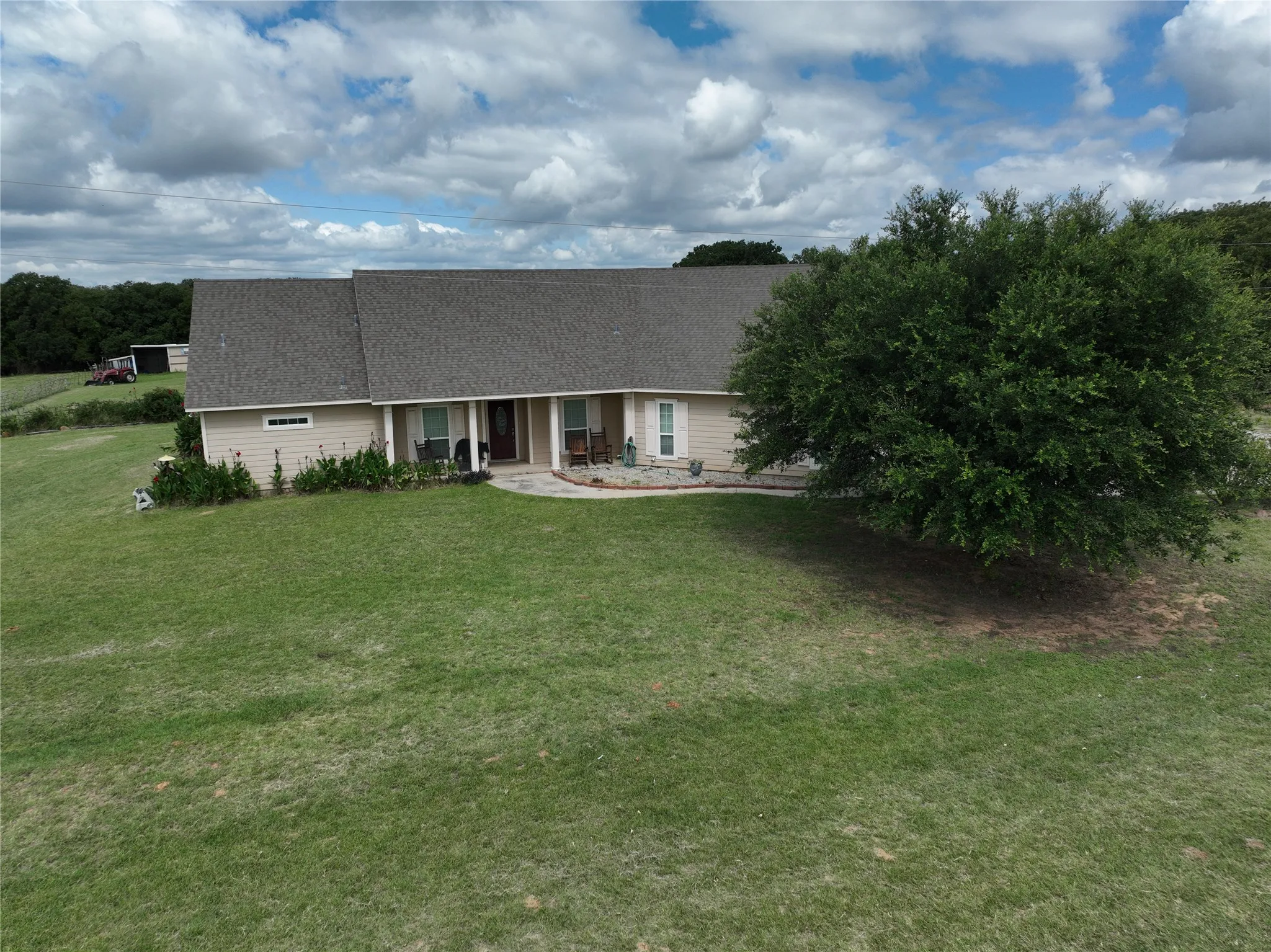 Single Family Residence For Sale in Comanche County , 1590 Highway 588, Comanche, Texas 76442, 3 Bedroom, 2 Bathroom, 2 Garage spaces, 2,174 Sqft, built in 2003, mls#21342648, Real Estate Agent in Comanche, Homes For Sale in Comanche county, Homes For Sale in Comanche, Realtor in Comanche Texas, Real Estate Brokerage Independent Realty Texas, Luminita Cordes Realtor