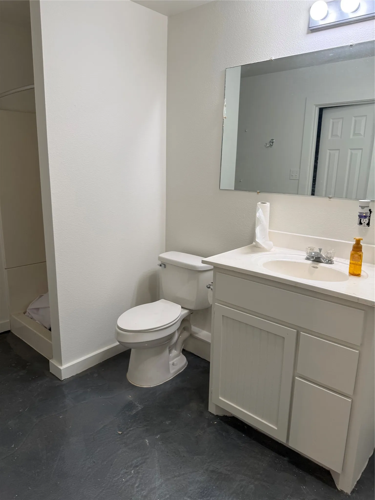 Single Family Residence For Sale in Comanche County , 1590 Highway 588, Comanche, Texas 76442, 3 Bedroom, 2 Bathroom, 2 Garage spaces, 2,174 Sqft, built in 2003, mls#21342648, Real Estate Agent in Comanche, Homes For Sale in Comanche county, Homes For Sale in Comanche, Realtor in Comanche Texas, Real Estate Brokerage Independent Realty Texas, Luminita Cordes Realtor