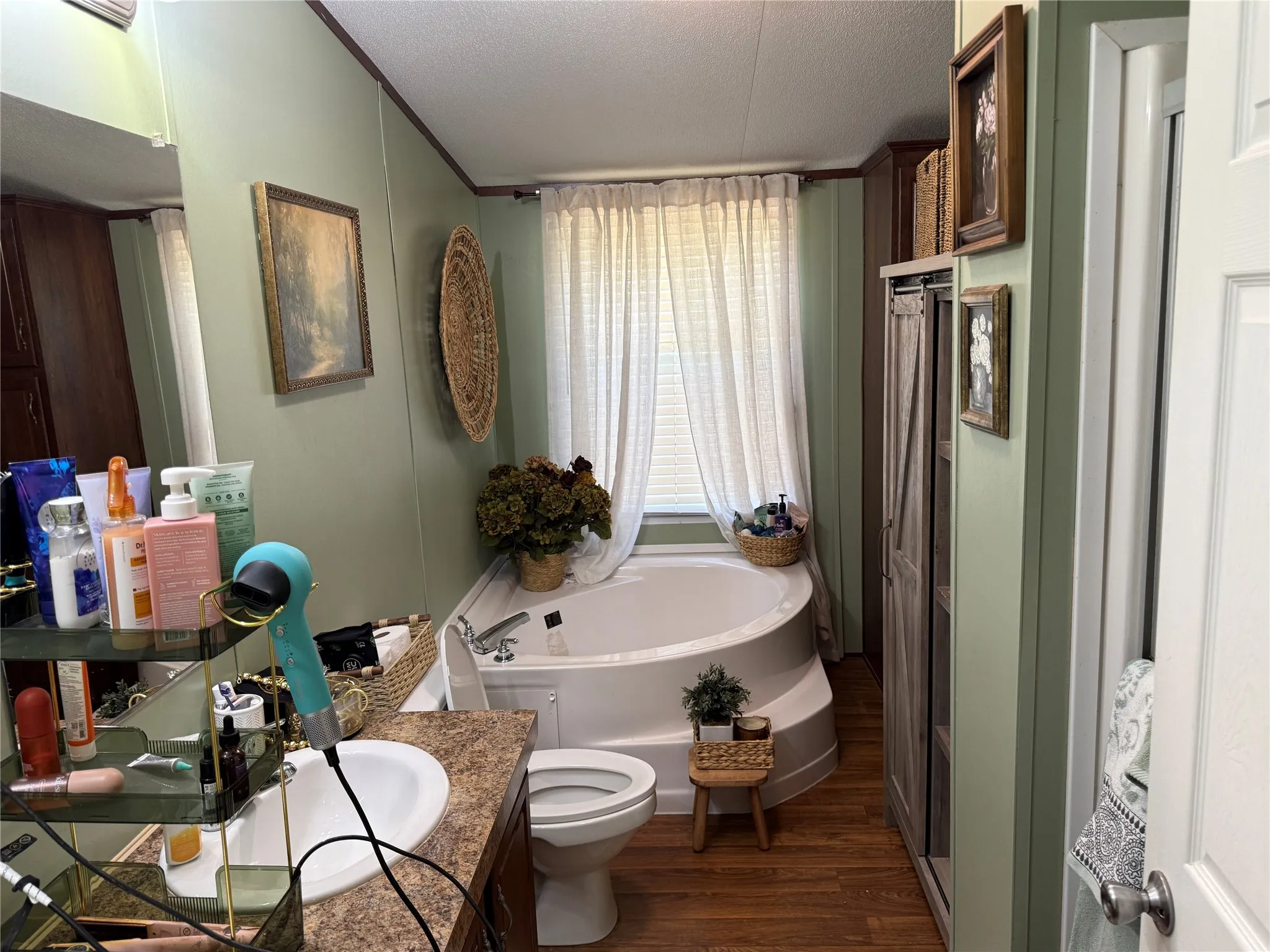 Single Family Residence For Sale in Comanche County , 1590 Highway 588, Comanche, Texas 76442, 3 Bedroom, 2 Bathroom, 2 Garage spaces, 2,174 Sqft, built in 2003, mls#21342648, Real Estate Agent in Comanche, Homes For Sale in Comanche county, Homes For Sale in Comanche, Realtor in Comanche Texas, Real Estate Brokerage Independent Realty Texas, Luminita Cordes Realtor