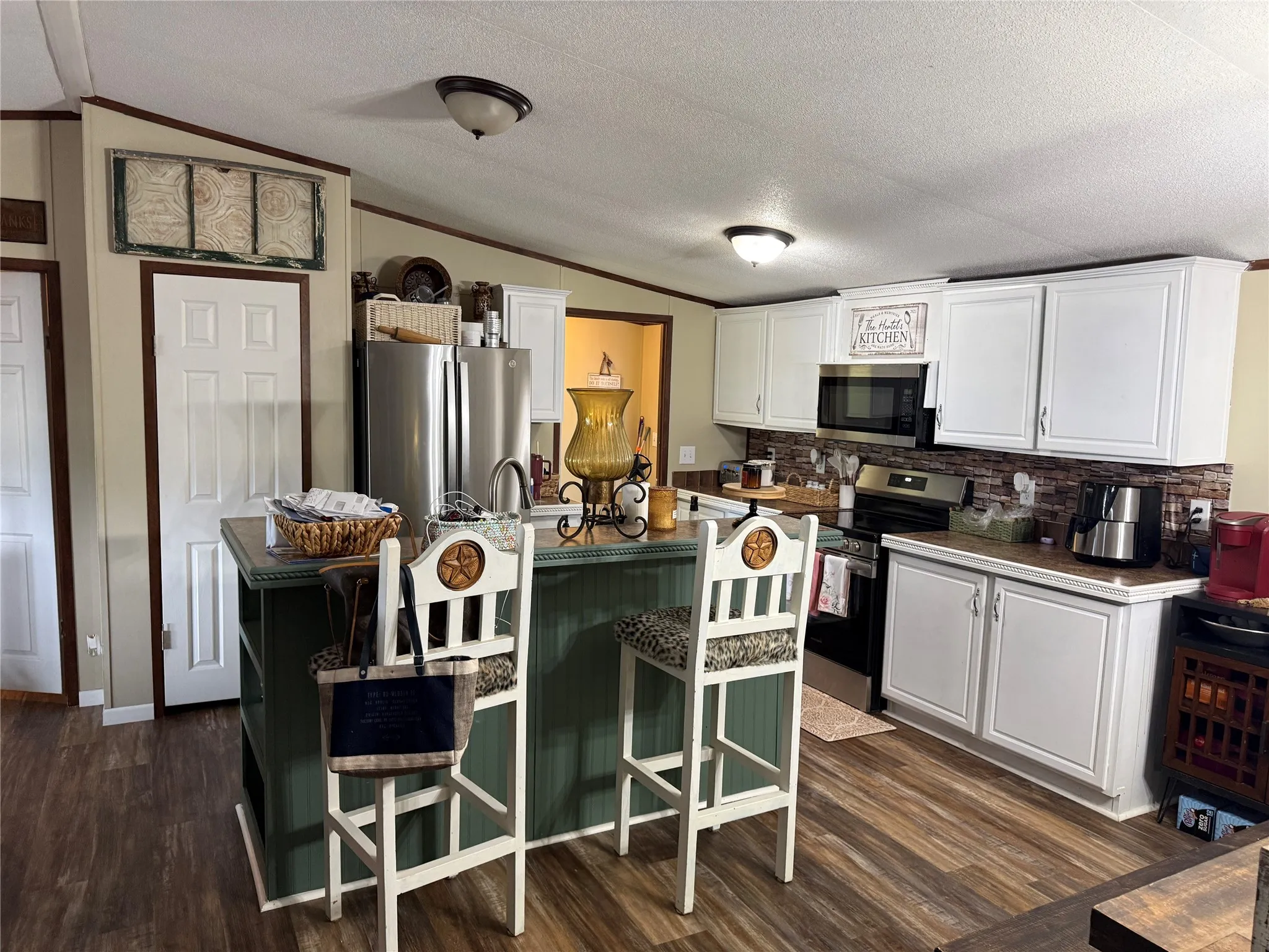 Single Family Residence For Sale in Comanche County , 1590 Highway 588, Comanche, Texas 76442, 3 Bedroom, 2 Bathroom, 2 Garage spaces, 2,174 Sqft, built in 2003, mls#21342648, Real Estate Agent in Comanche, Homes For Sale in Comanche county, Homes For Sale in Comanche, Realtor in Comanche Texas, Real Estate Brokerage Independent Realty Texas, Luminita Cordes Realtor